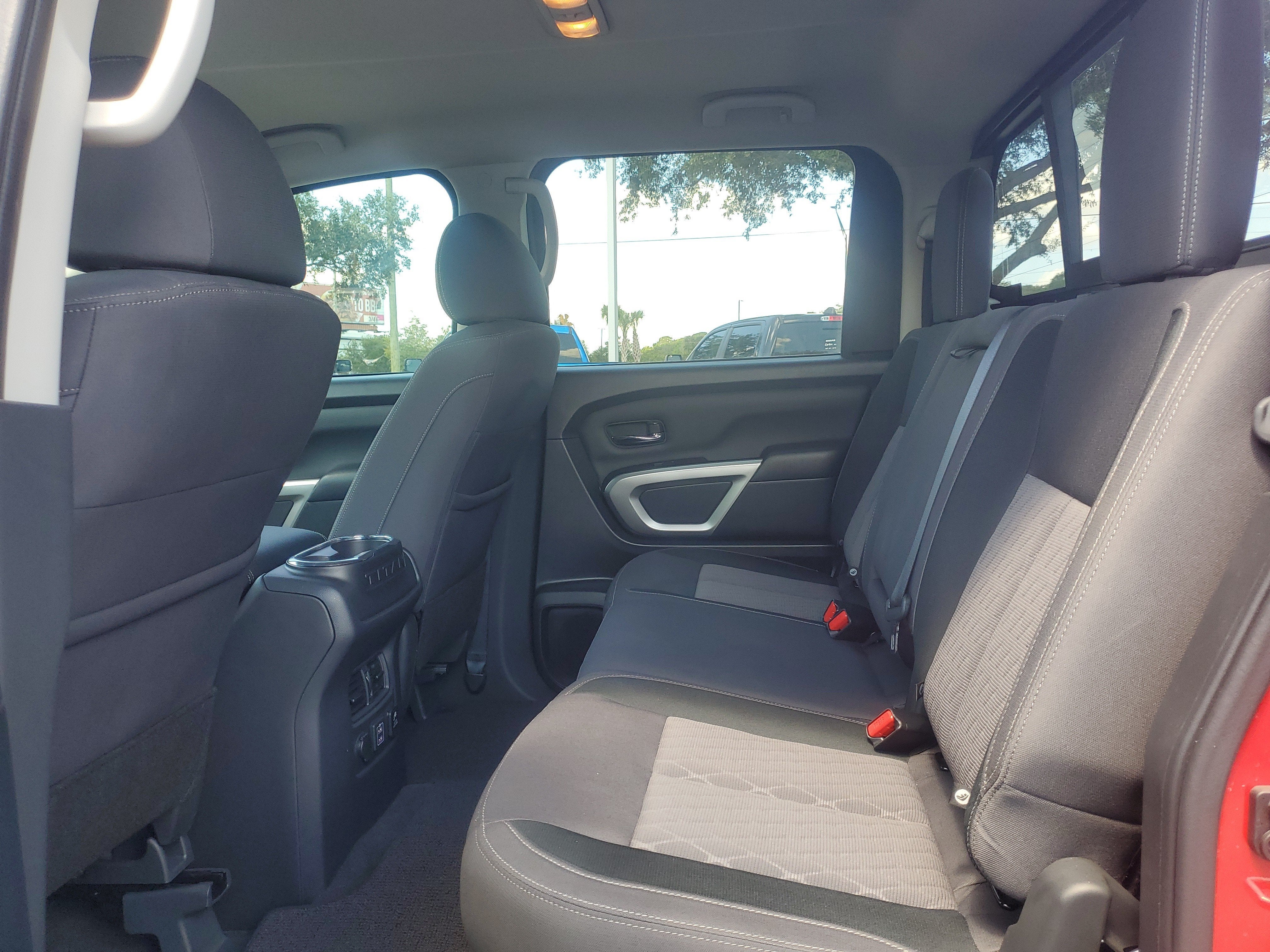 2024 Nissan Titan SV