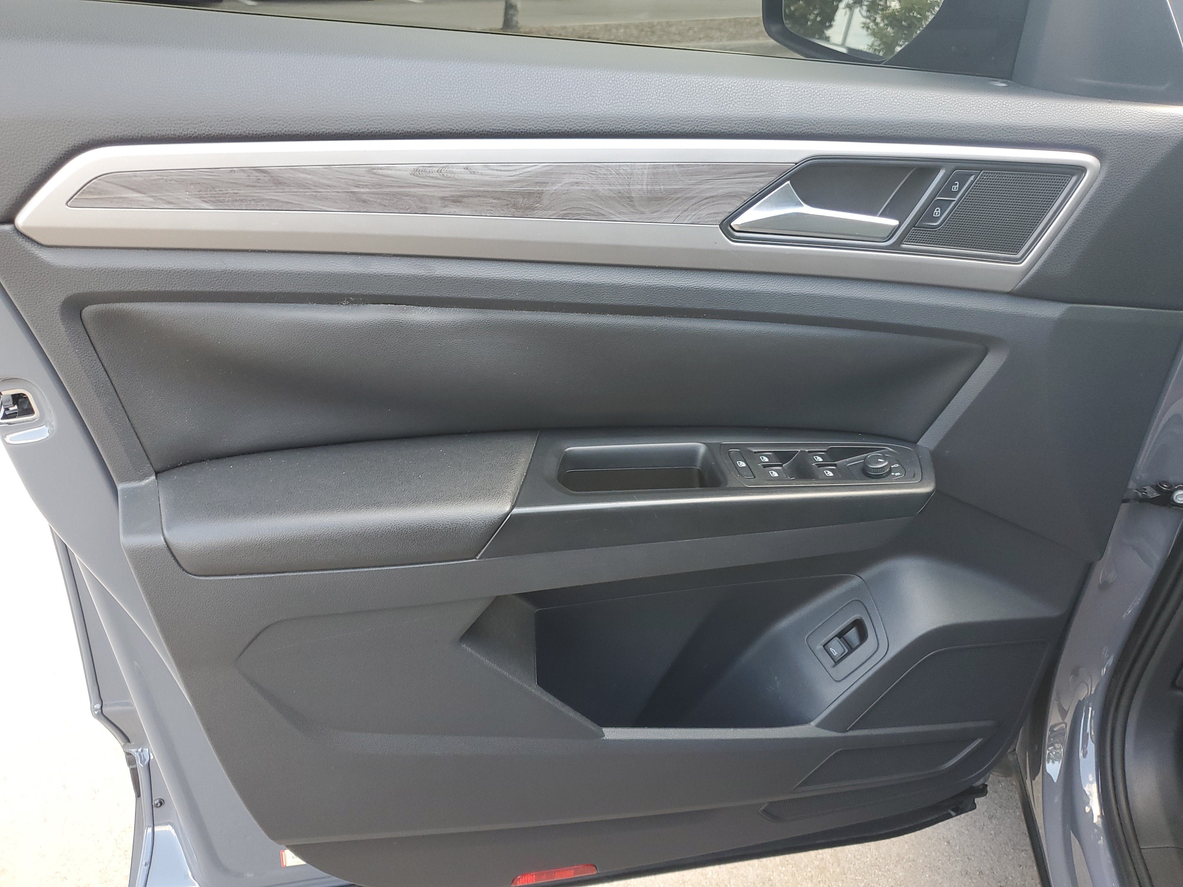 2020 Volkswagen Atlas Cross Sport 2.0T SE w/Technology