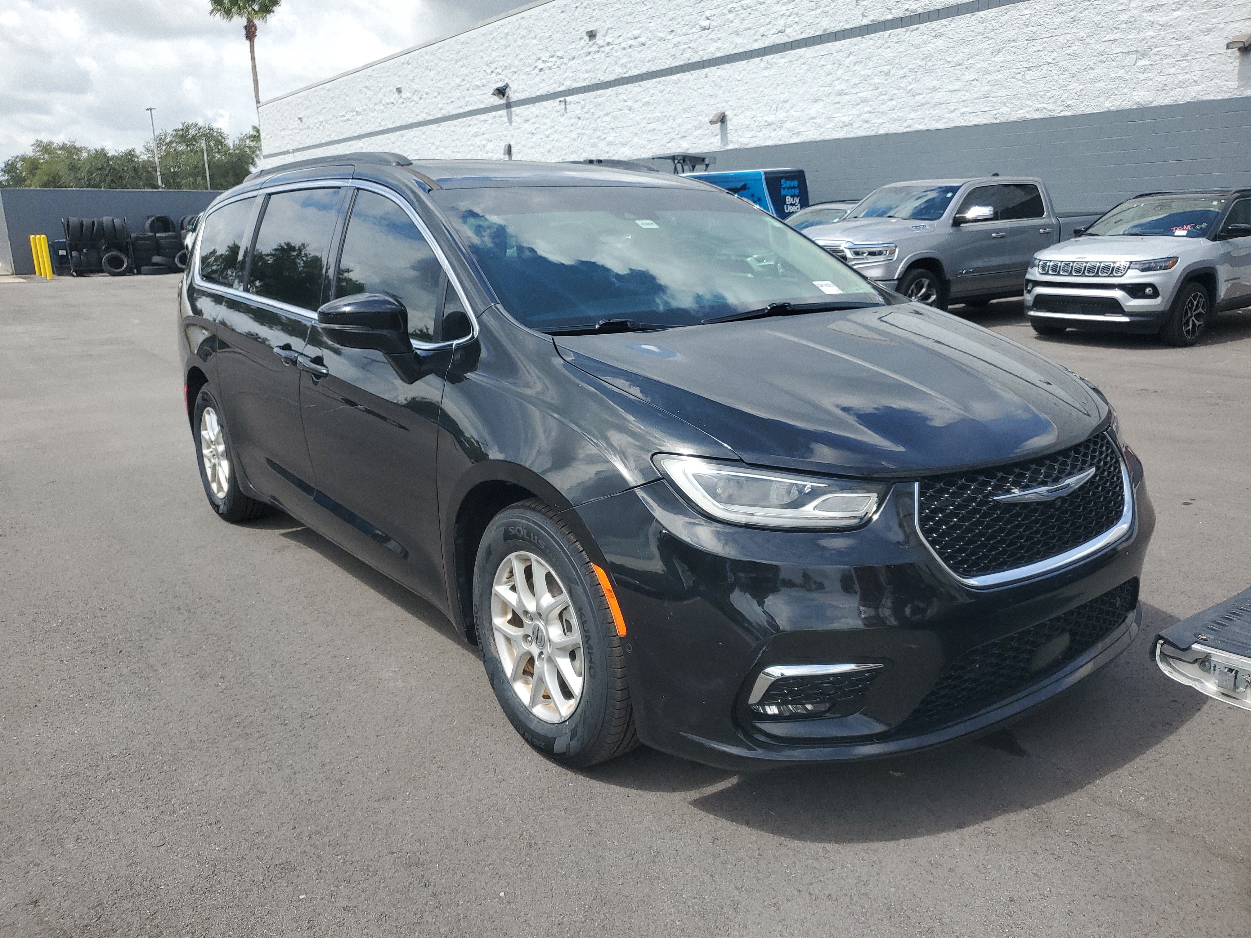 2022 Chrysler Pacifica Touring L