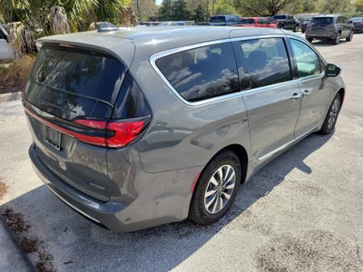 2022 Chrysler Pacifica Hybrid Limited