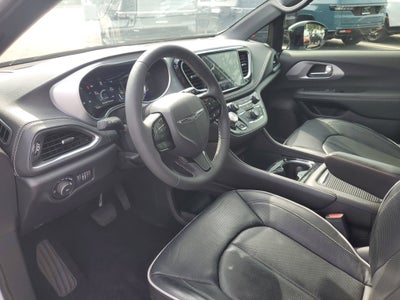 2025 Chrysler Pacifica Hybrid Premium S Appearance Pkg