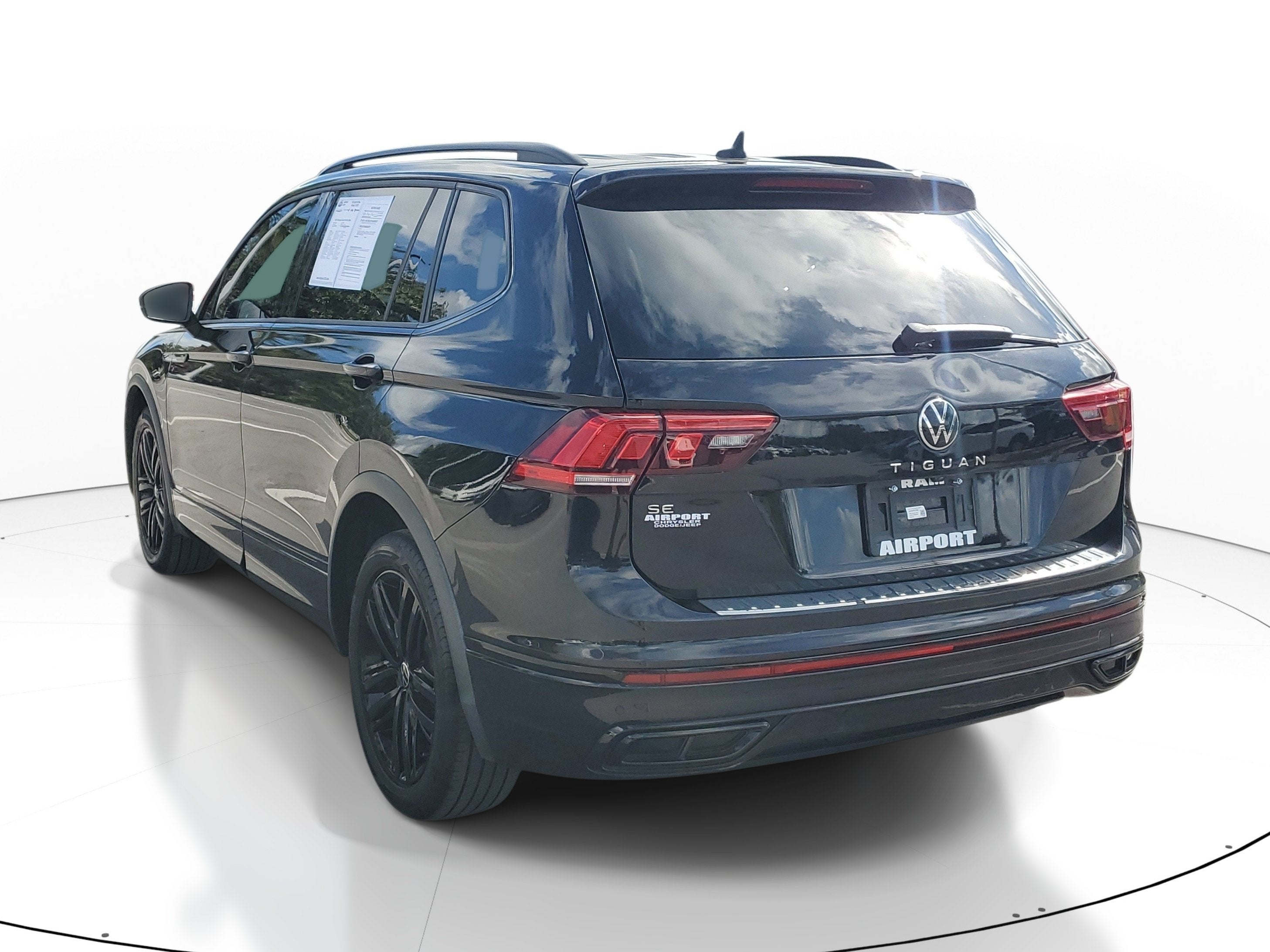 2022 Volkswagen Tiguan SE R-Line Black