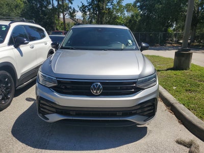 2022 Volkswagen Tiguan SE R-Line Black