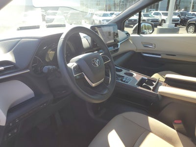 2023 Toyota Sienna XLE