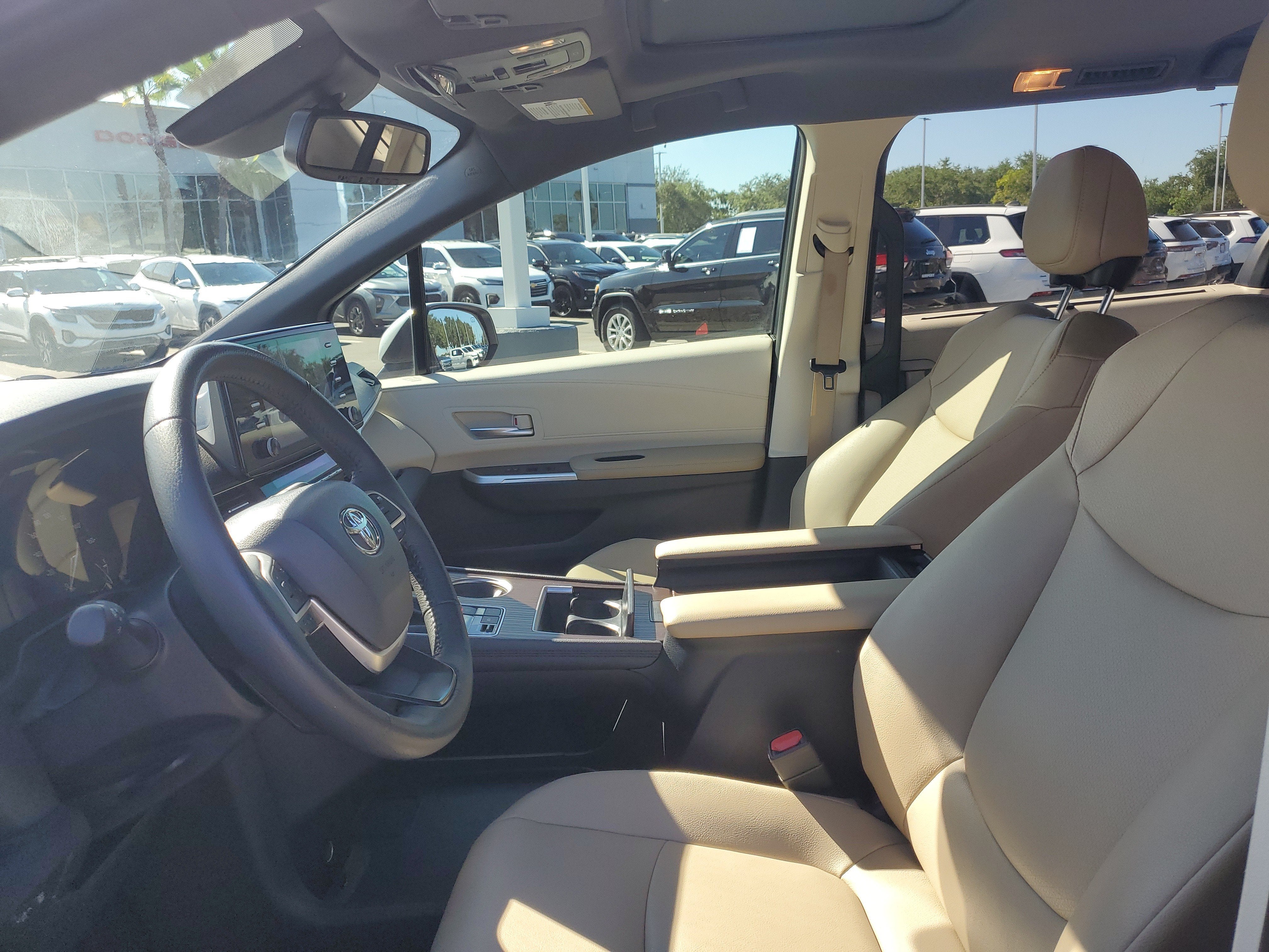 2023 Toyota Sienna XLE