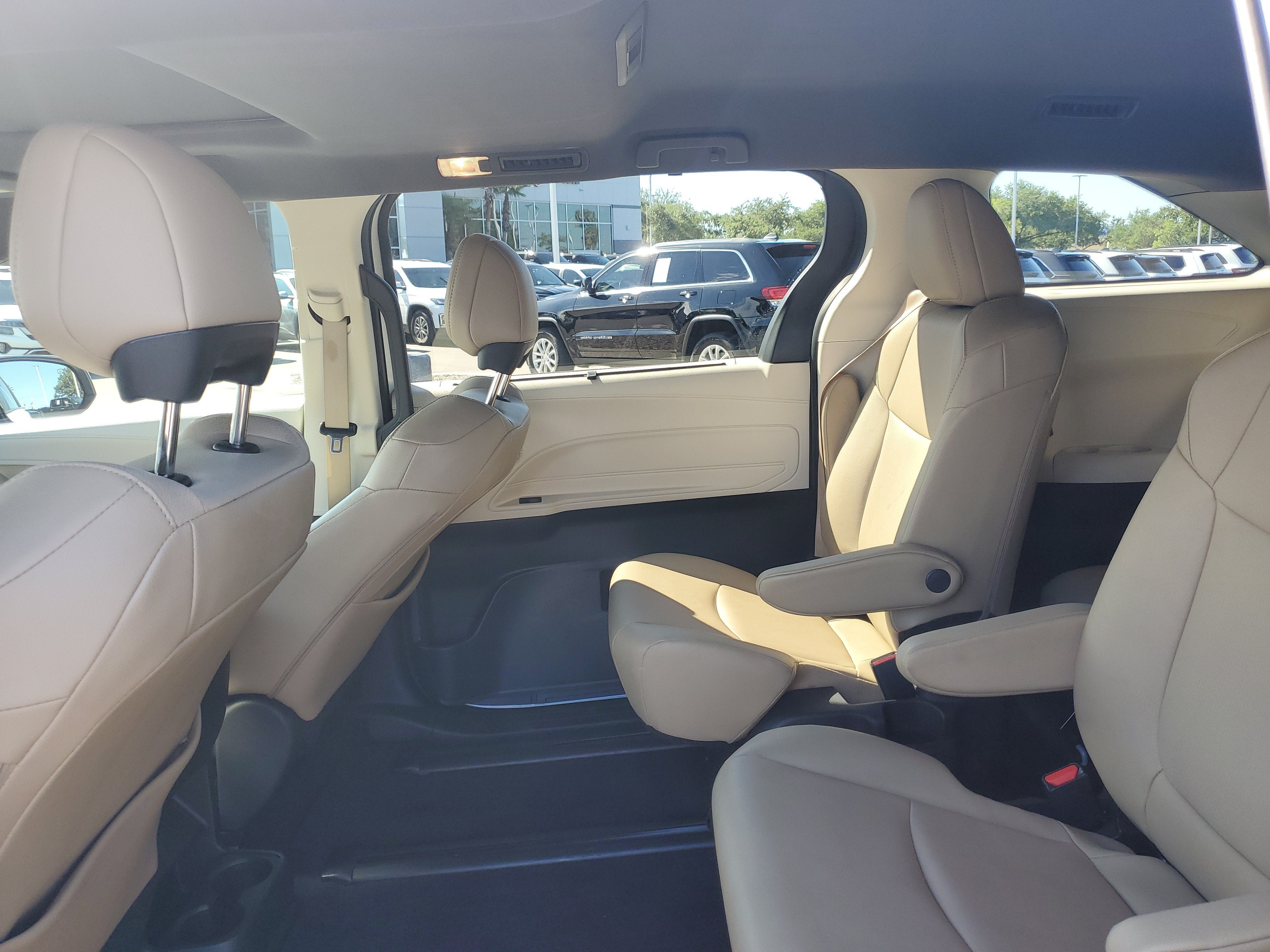 2023 Toyota Sienna XLE
