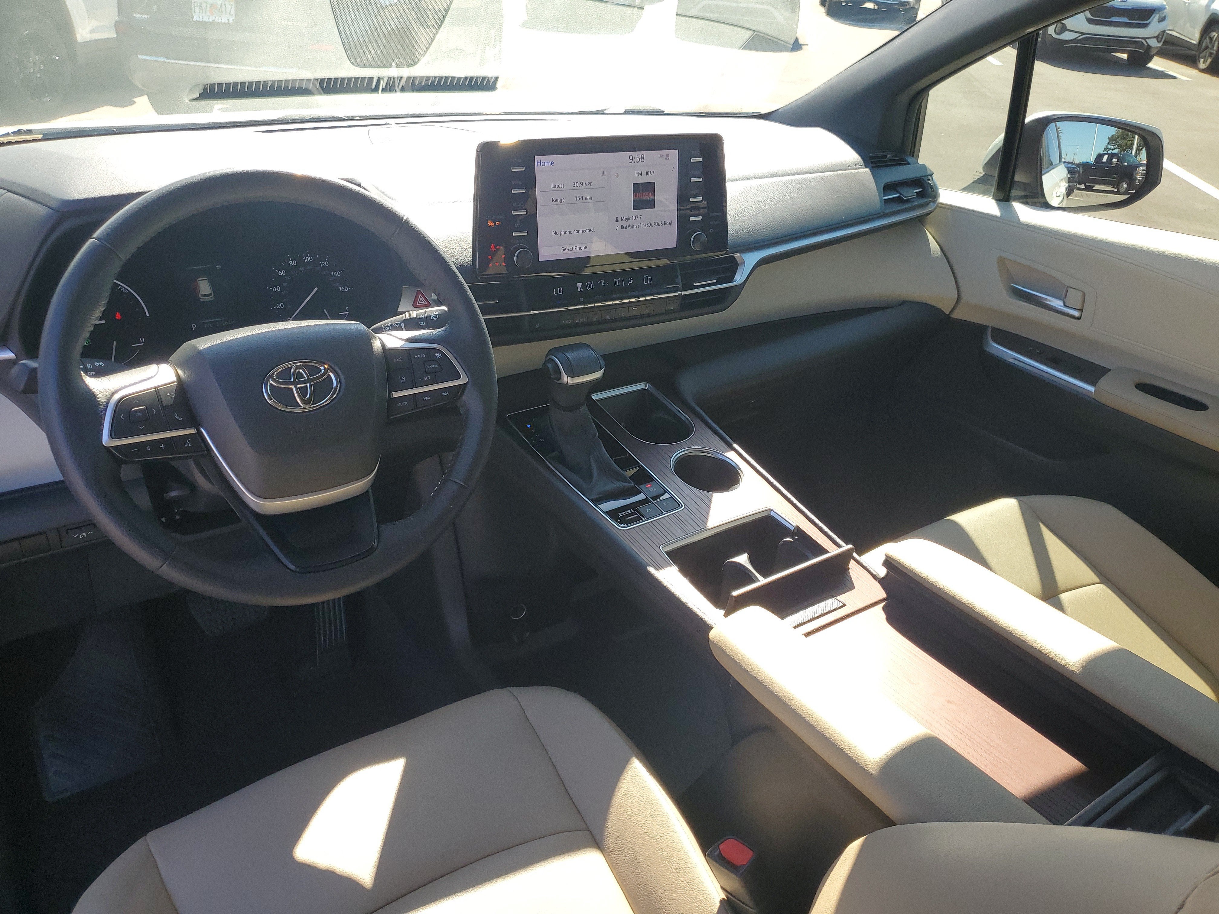 2023 Toyota Sienna XLE