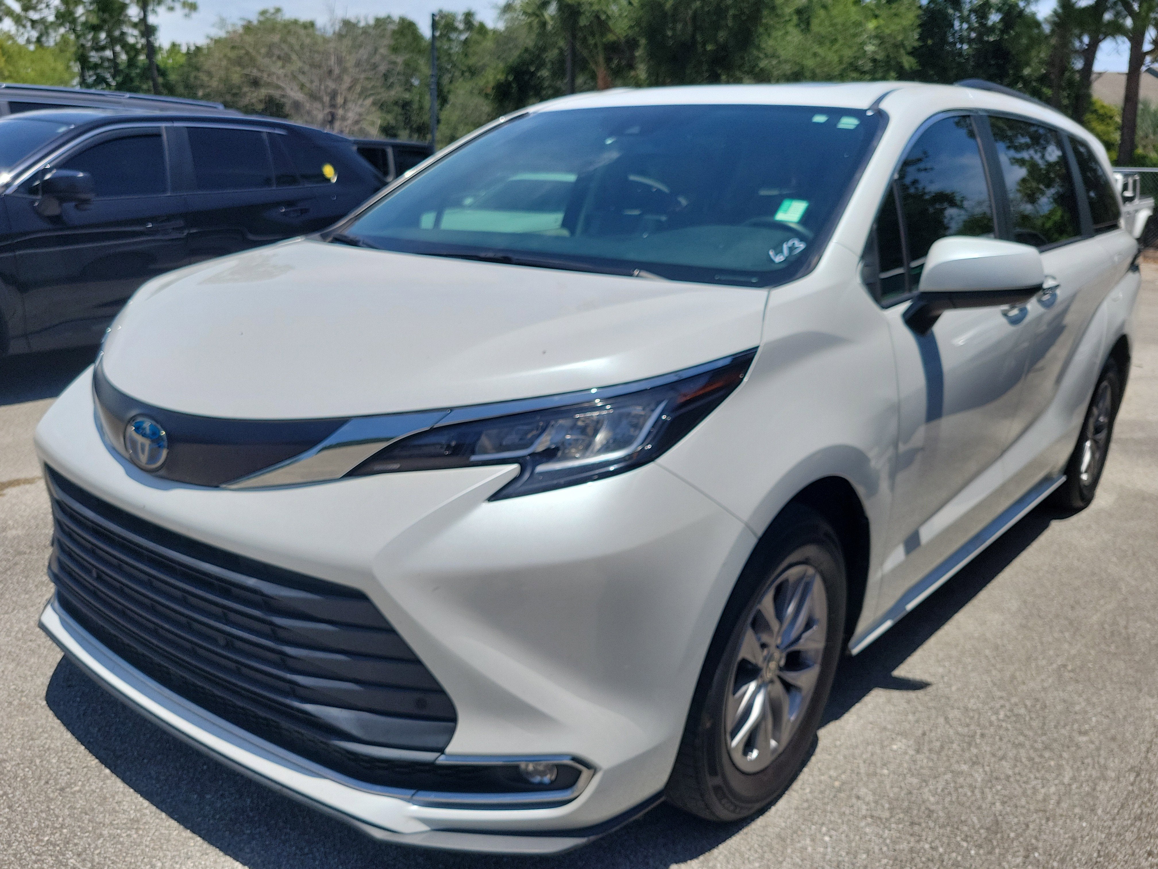 2023 Toyota Sienna XLE