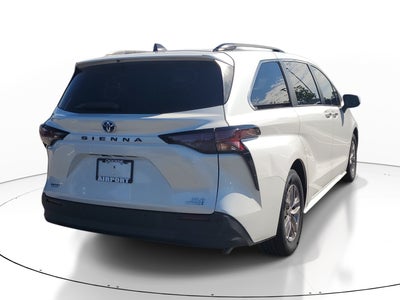 2023 Toyota Sienna XLE