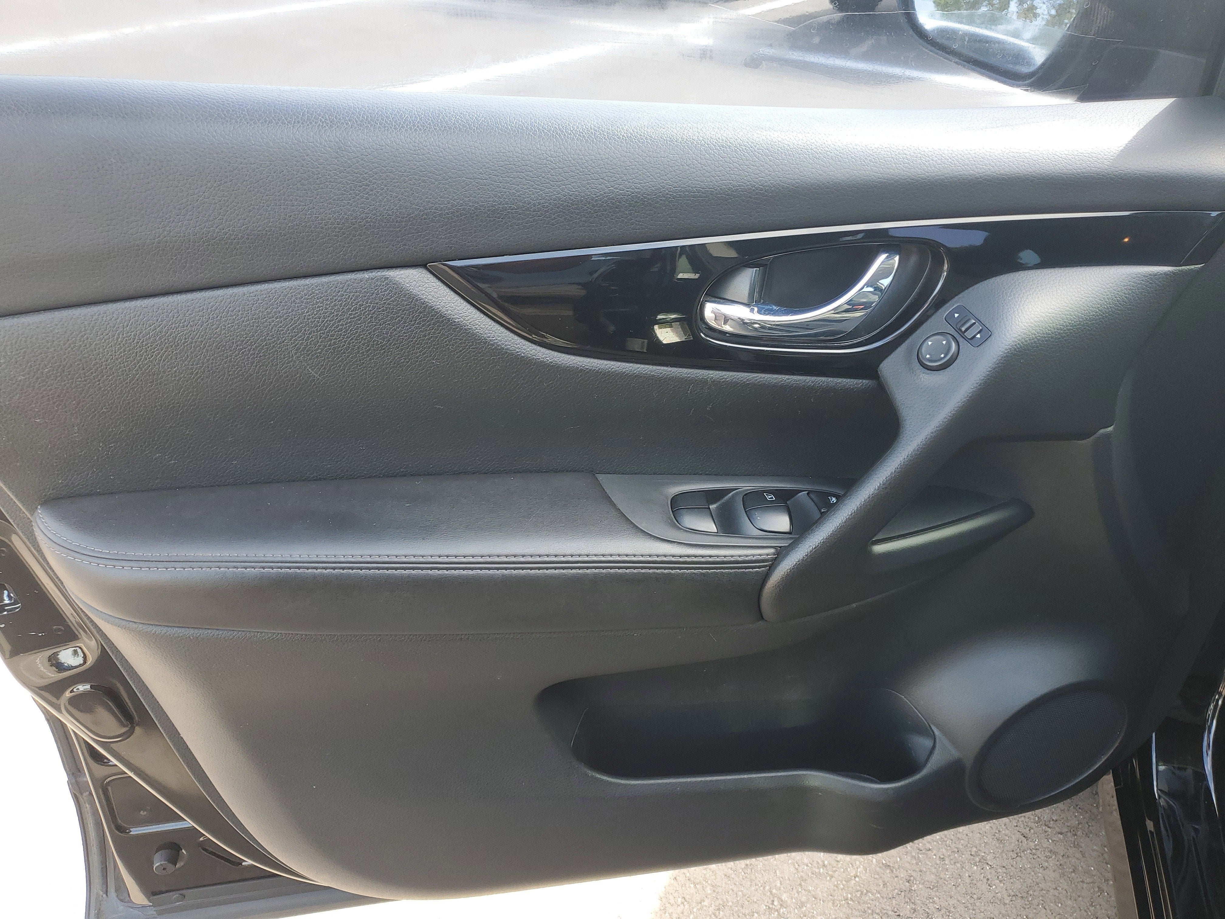2017 Nissan Rogue Sport SV