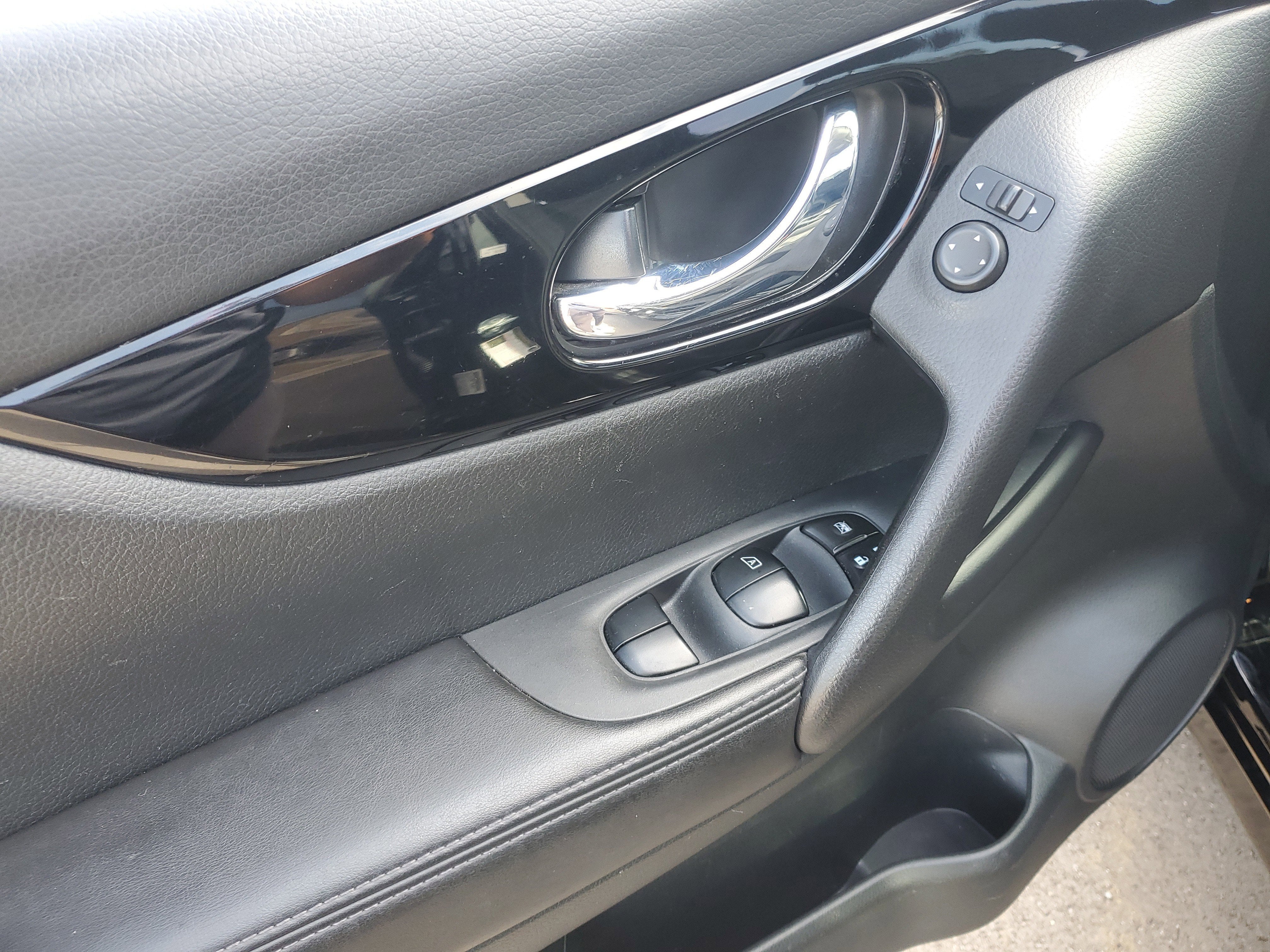 2017 Nissan Rogue Sport SV