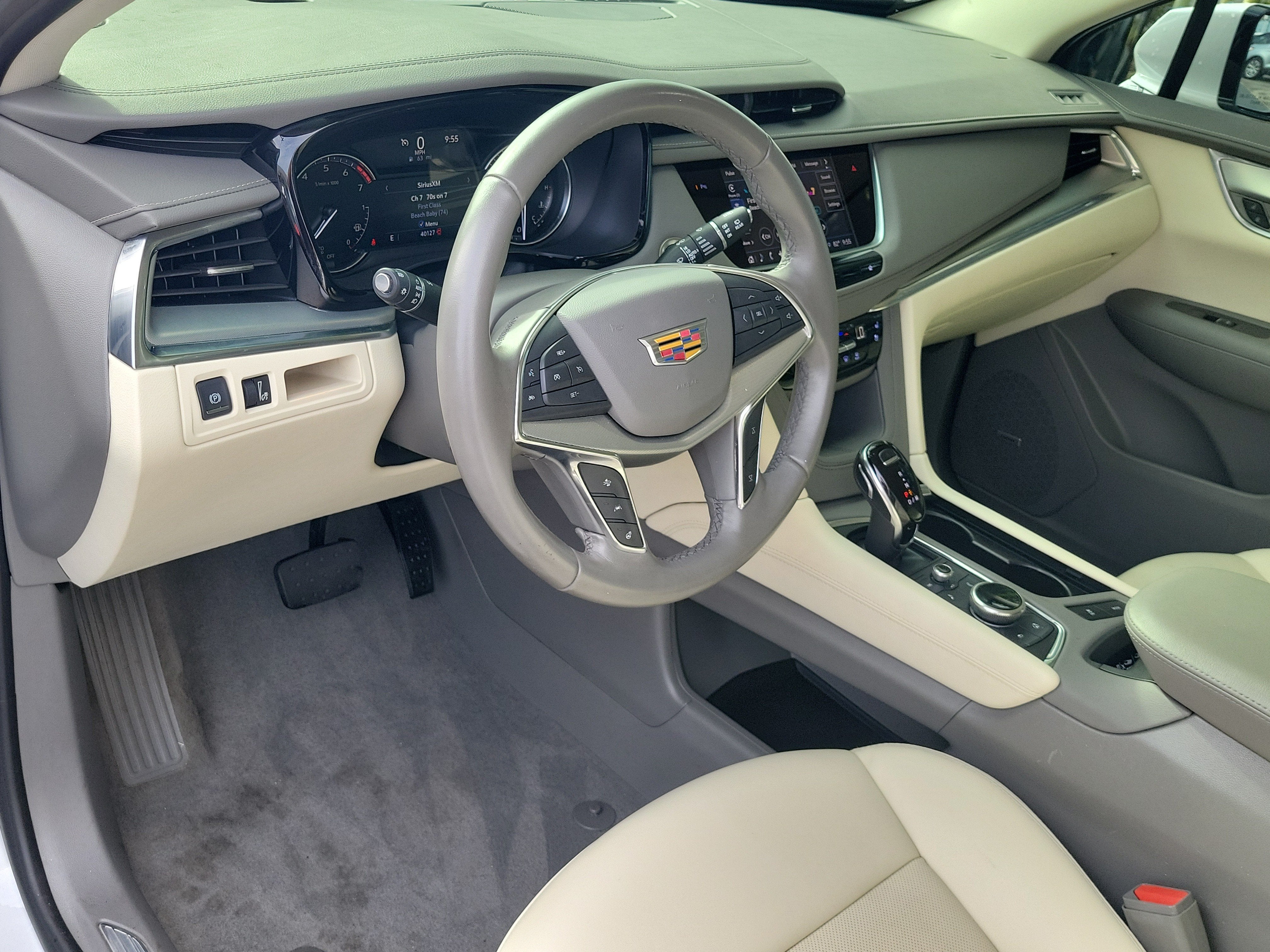 2022 Cadillac XT5 FWD Premium Luxury