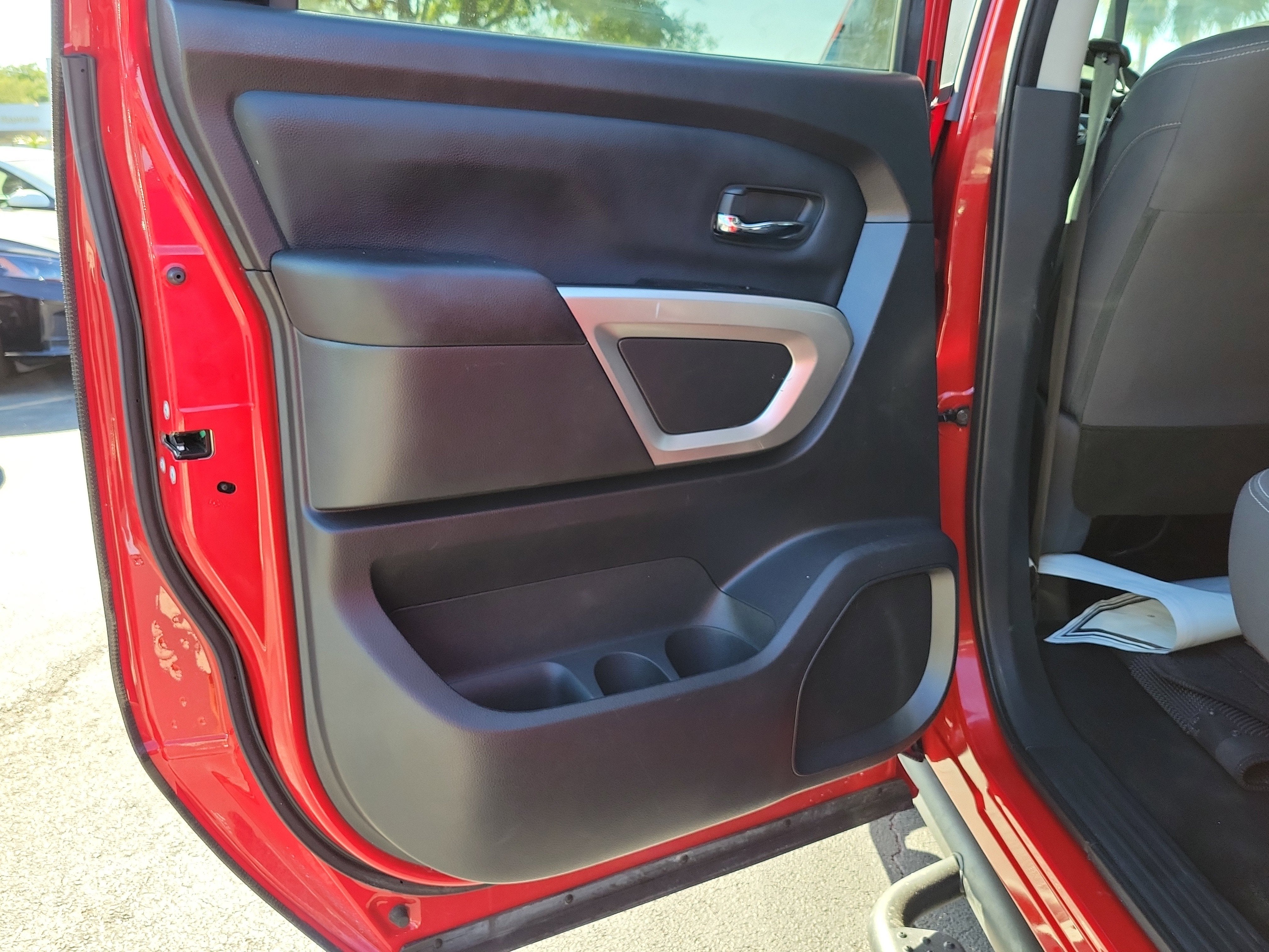 2022 Nissan Titan SV