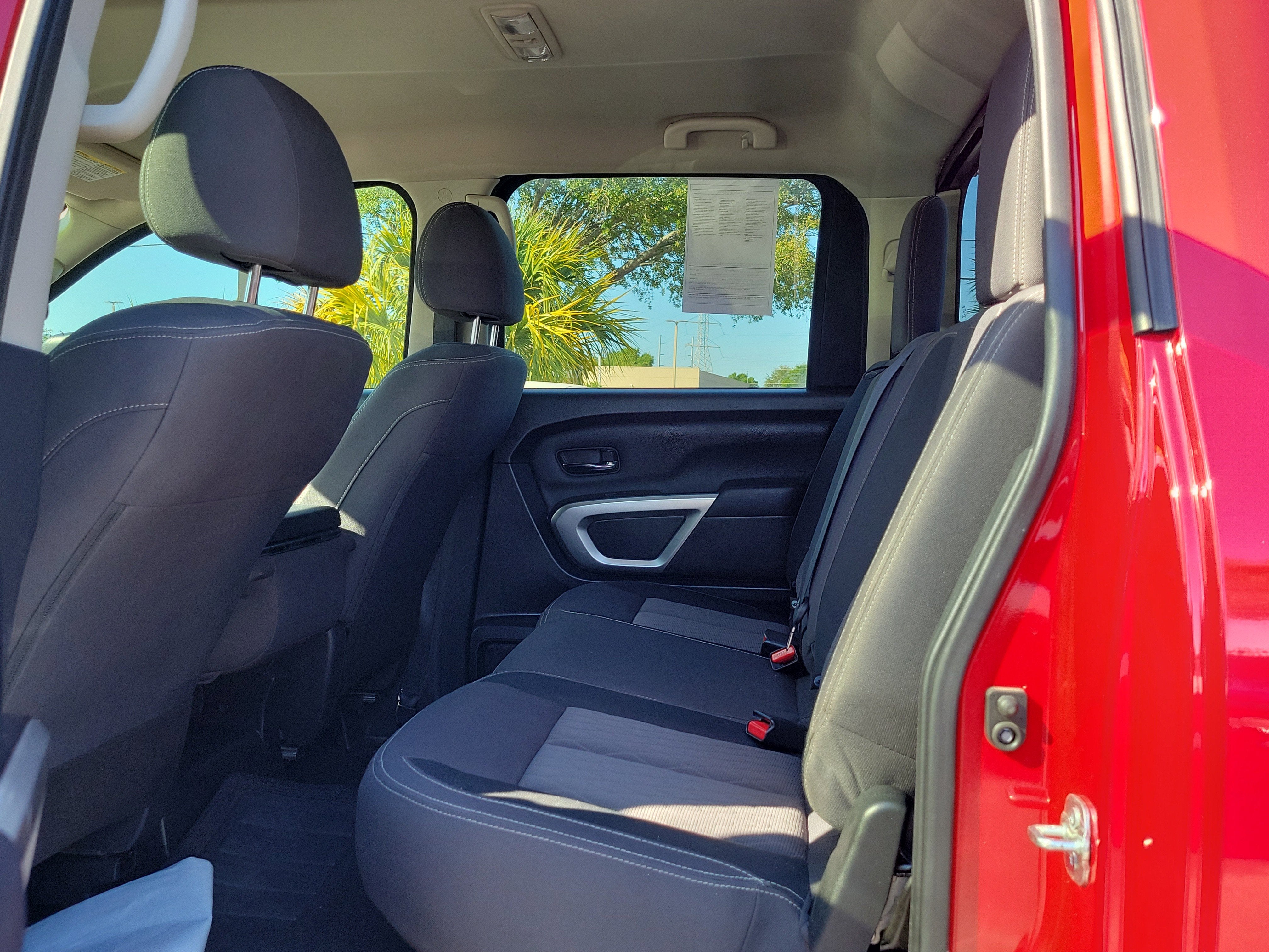 2022 Nissan Titan SV