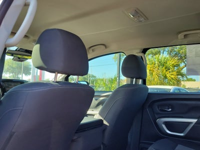 2022 Nissan Titan SV