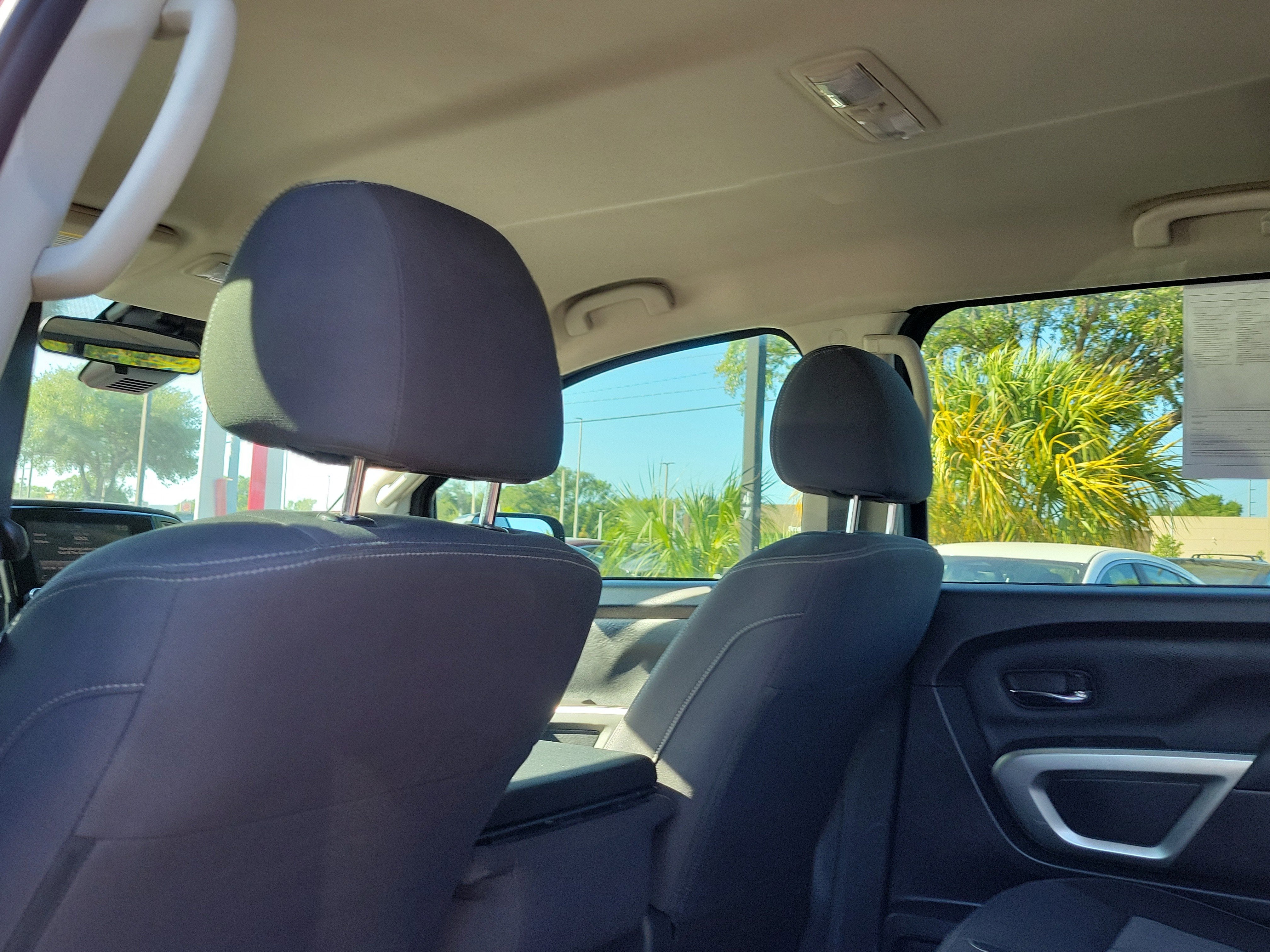 2022 Nissan Titan SV