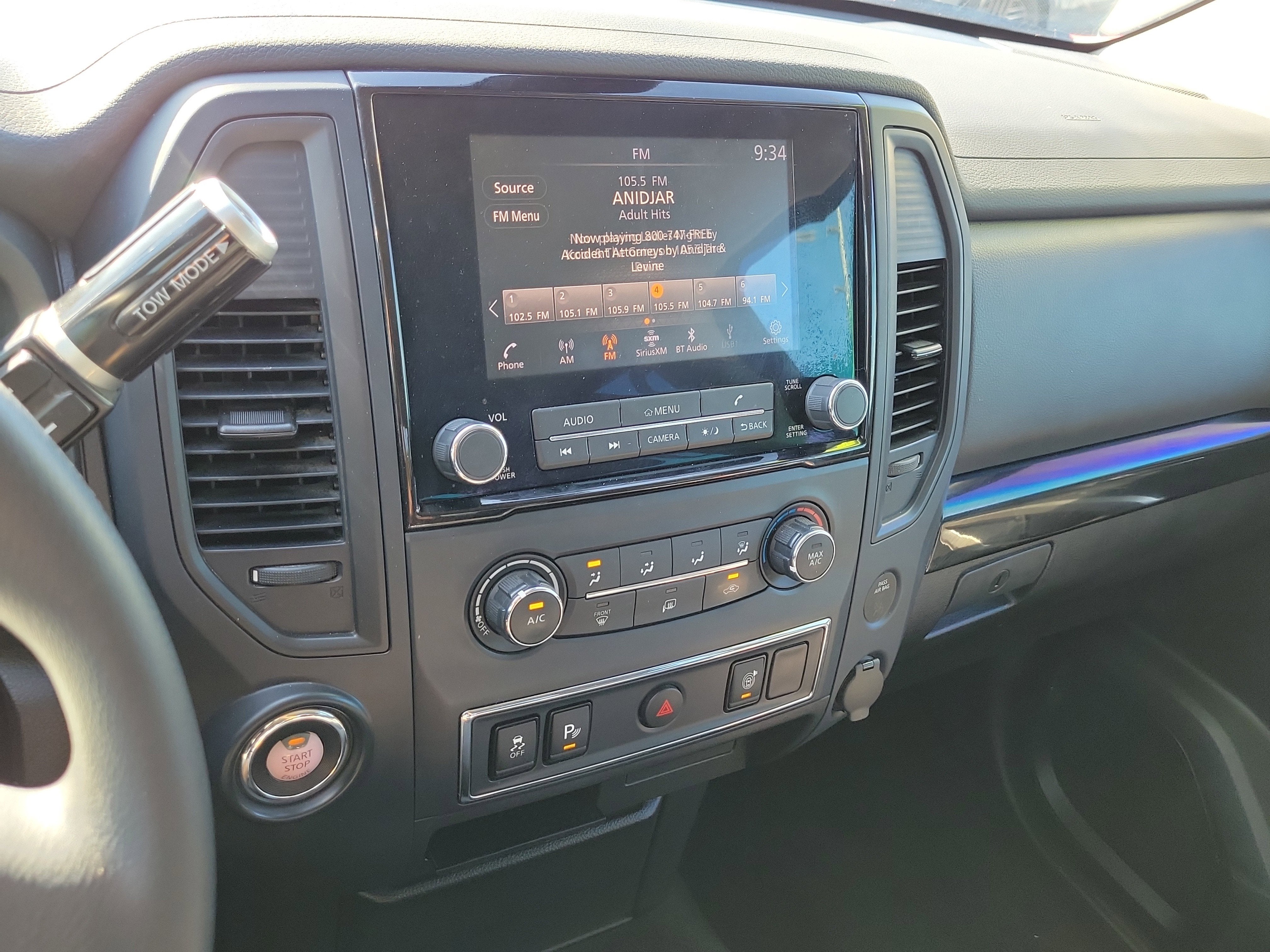 2022 Nissan Titan SV