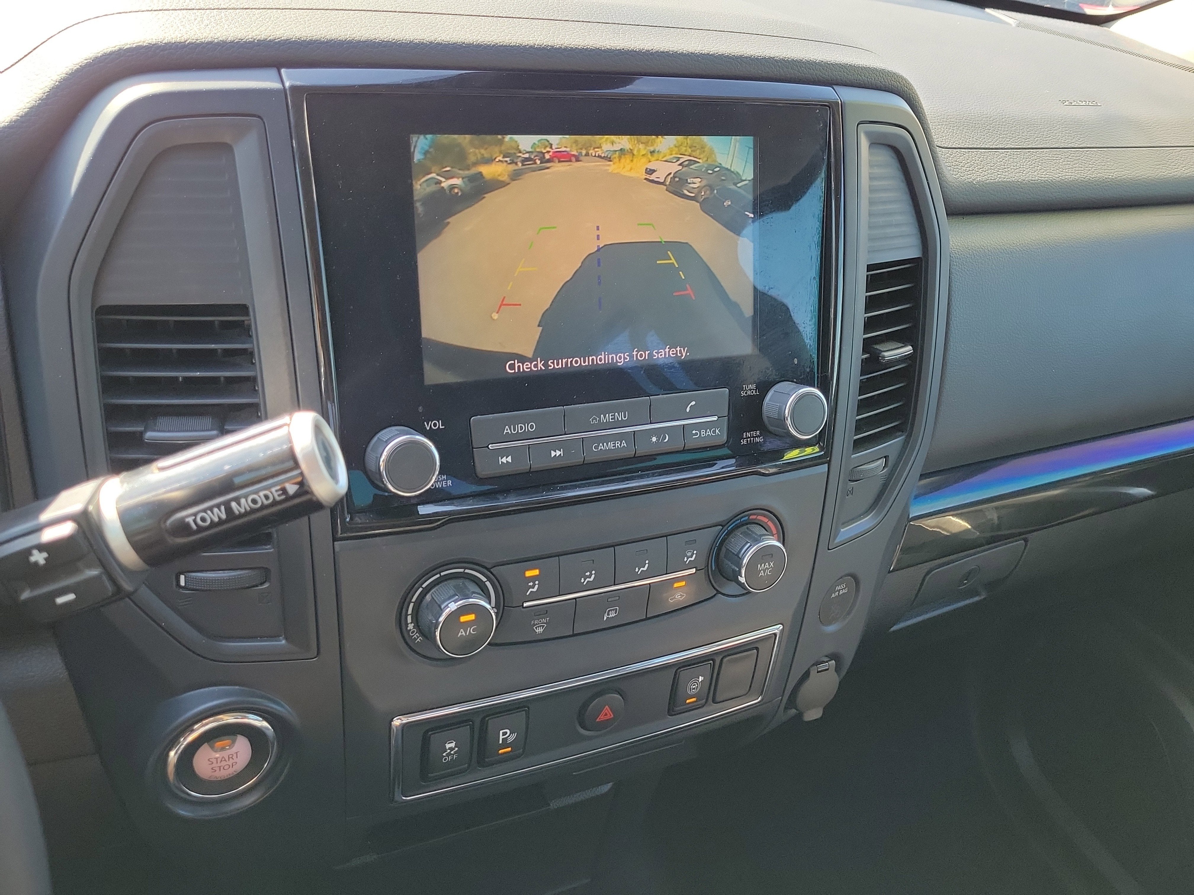 2022 Nissan Titan SV