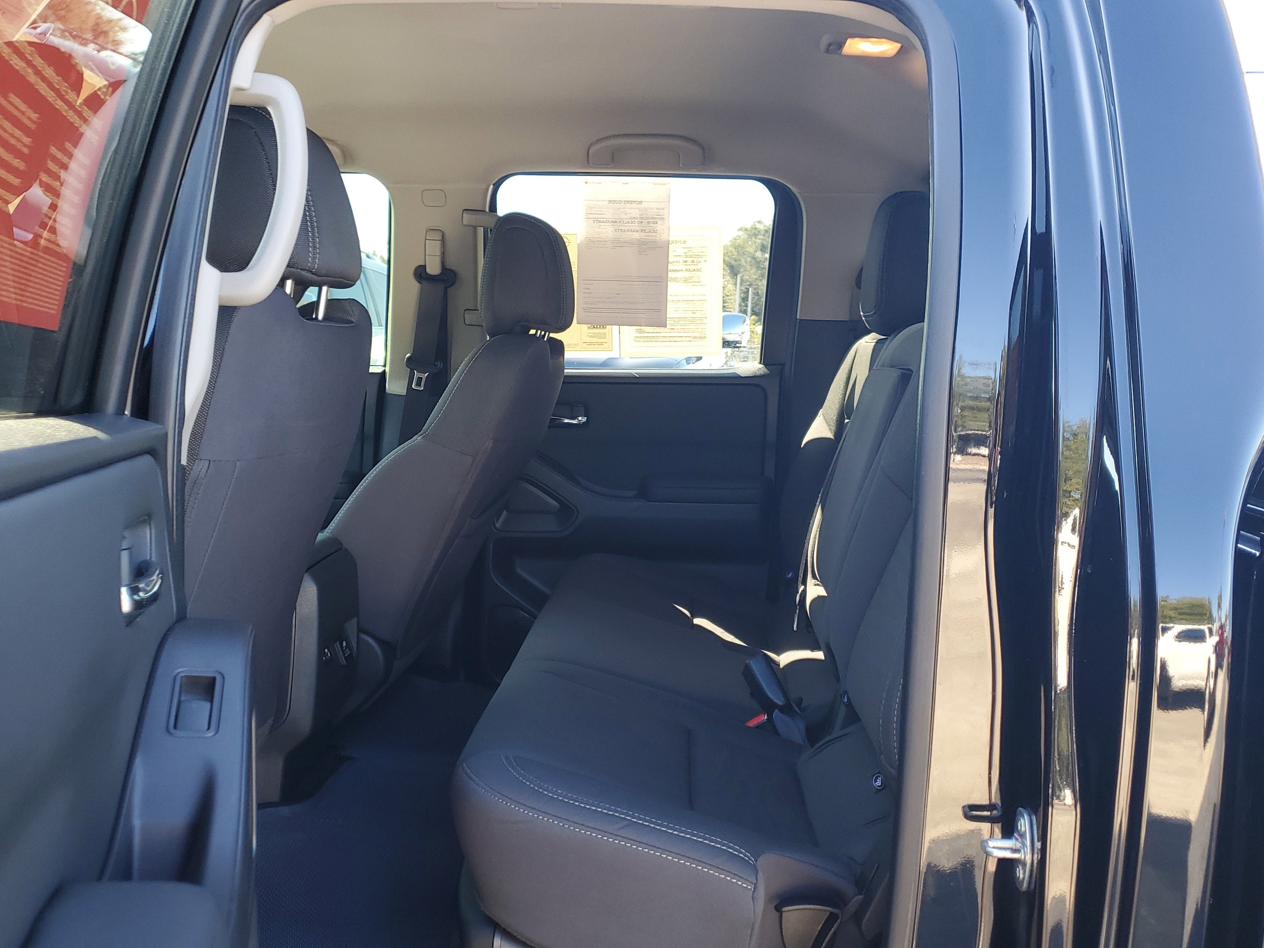 2024 Nissan Frontier SV