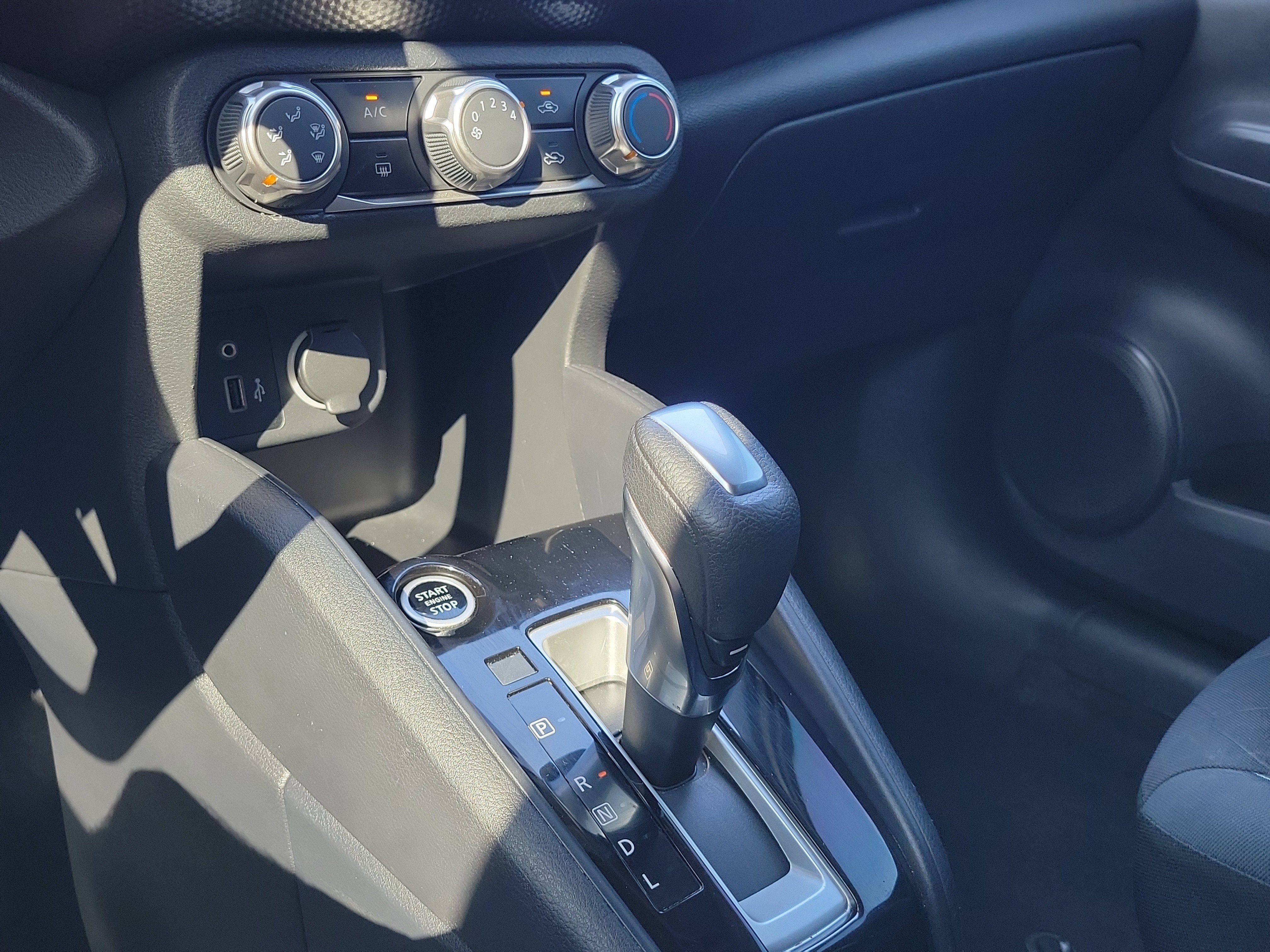 2020 Nissan Kicks S
