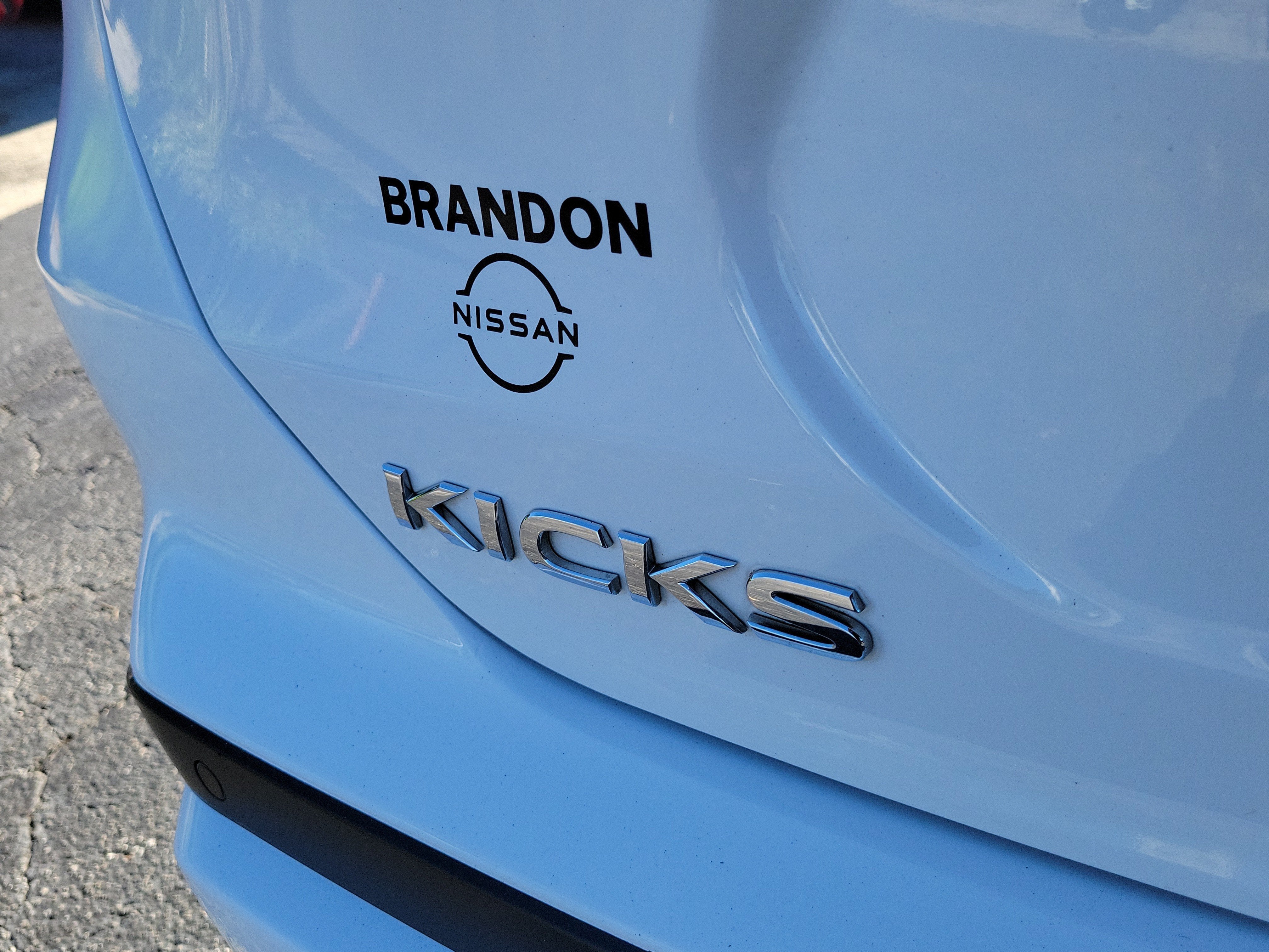 2024 Nissan Kicks SR