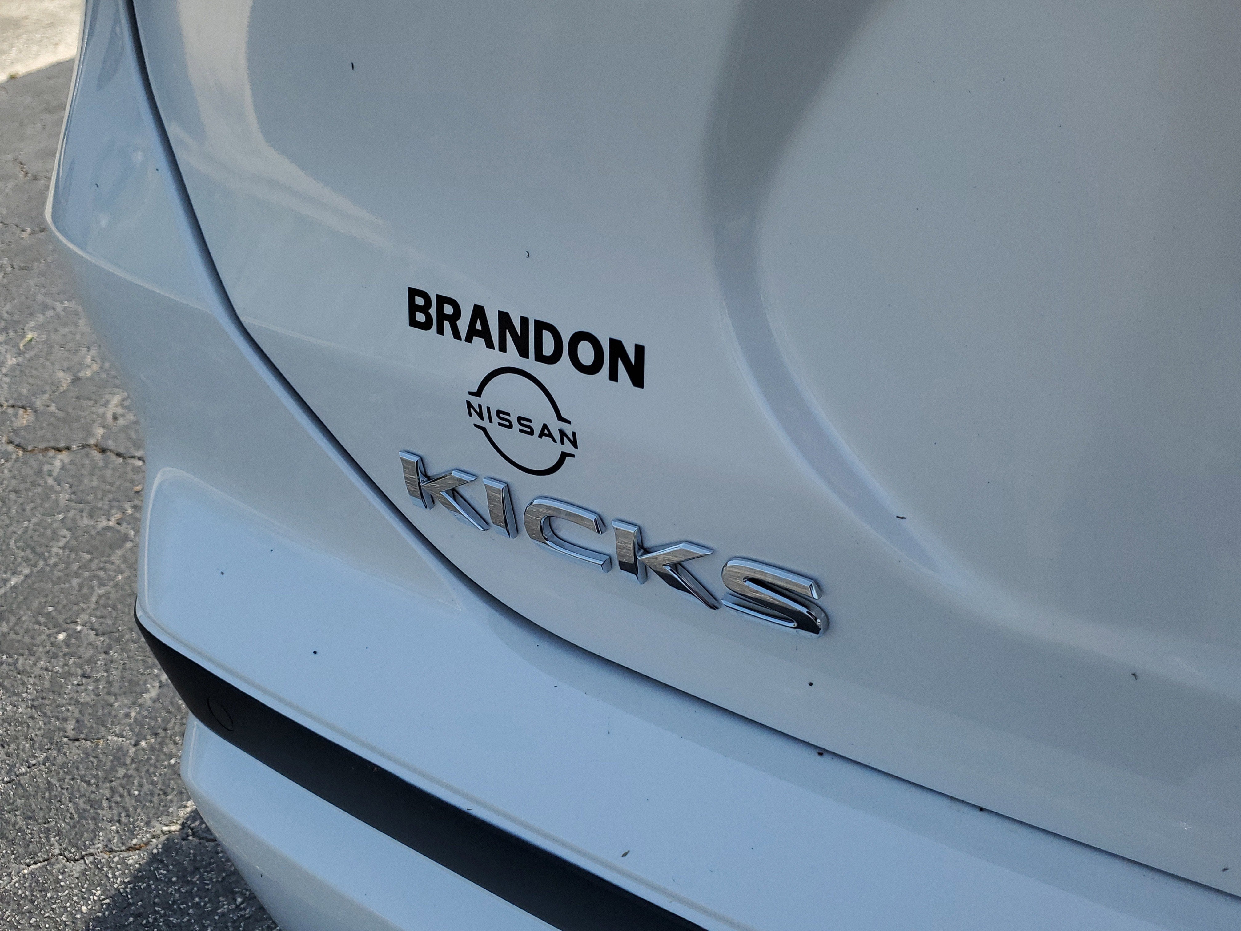 2024 Nissan Kicks SR