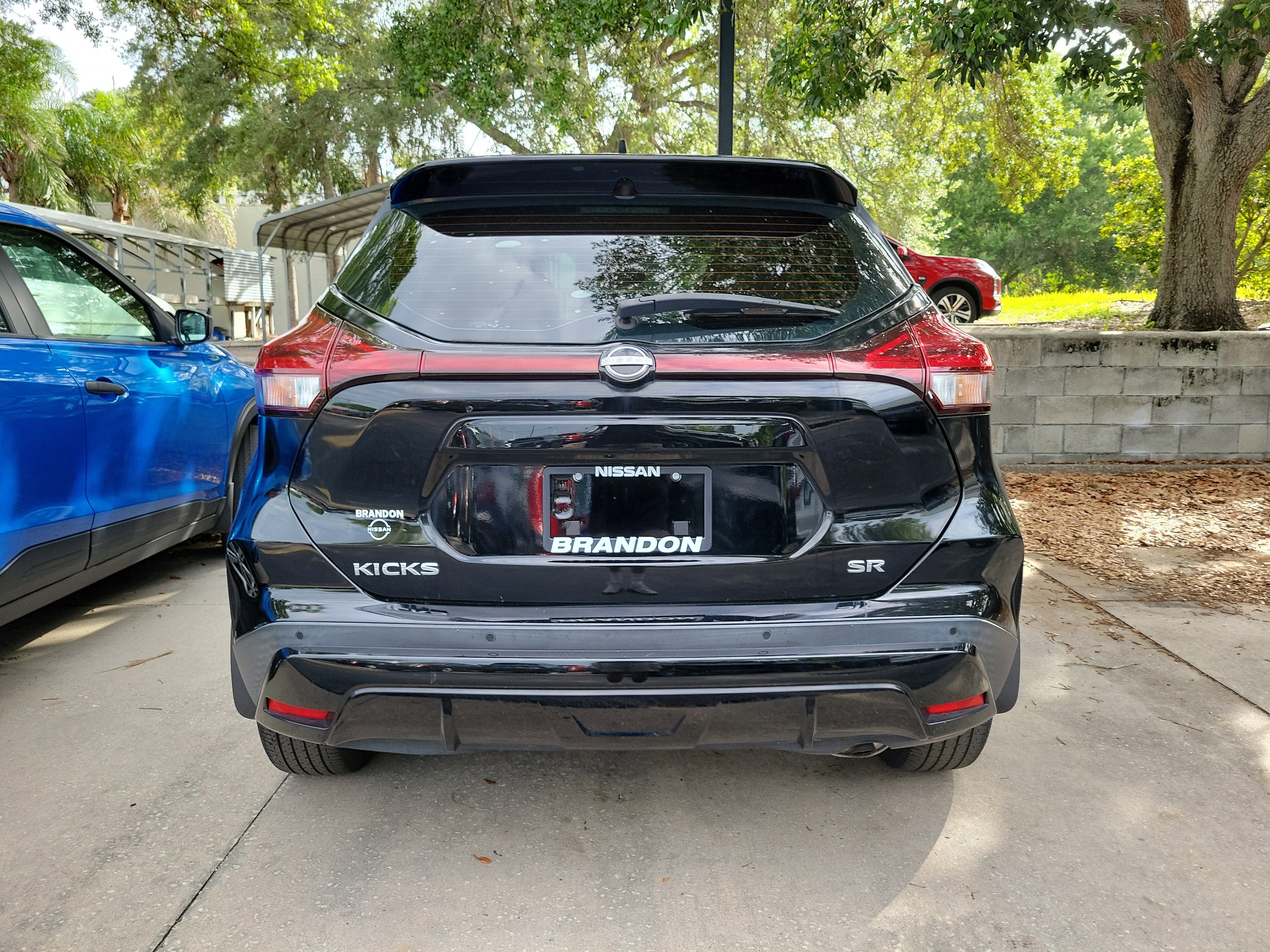 2022 Nissan Kicks SR