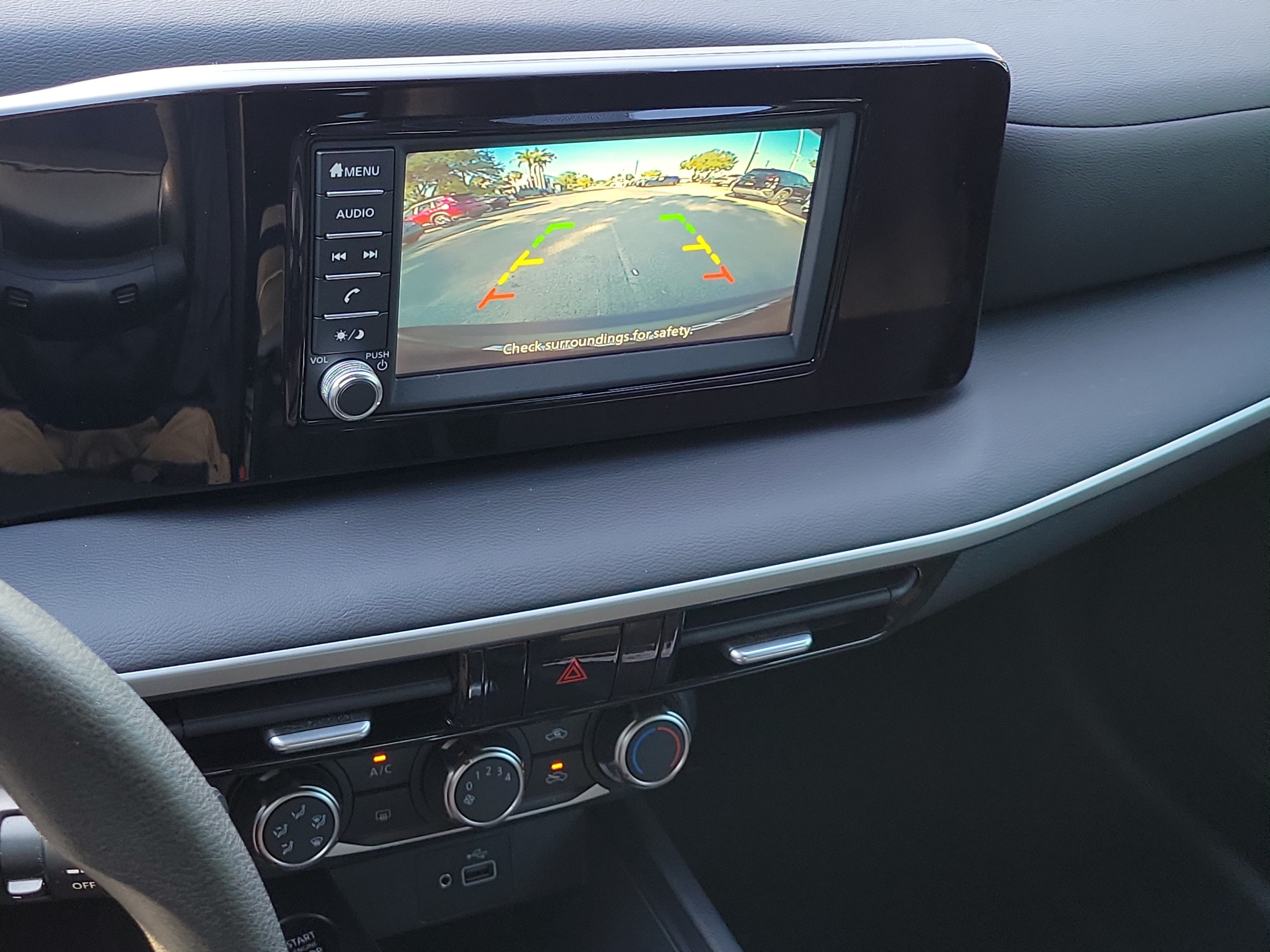2025 Nissan Kicks S