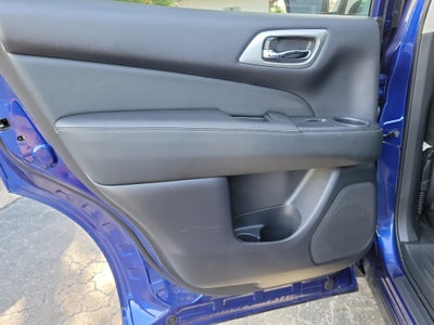 2018 Nissan Pathfinder SV