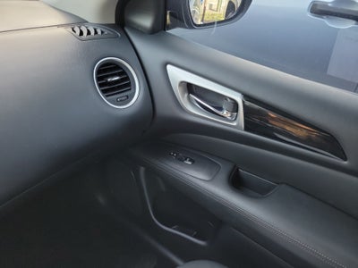2018 Nissan Pathfinder SV