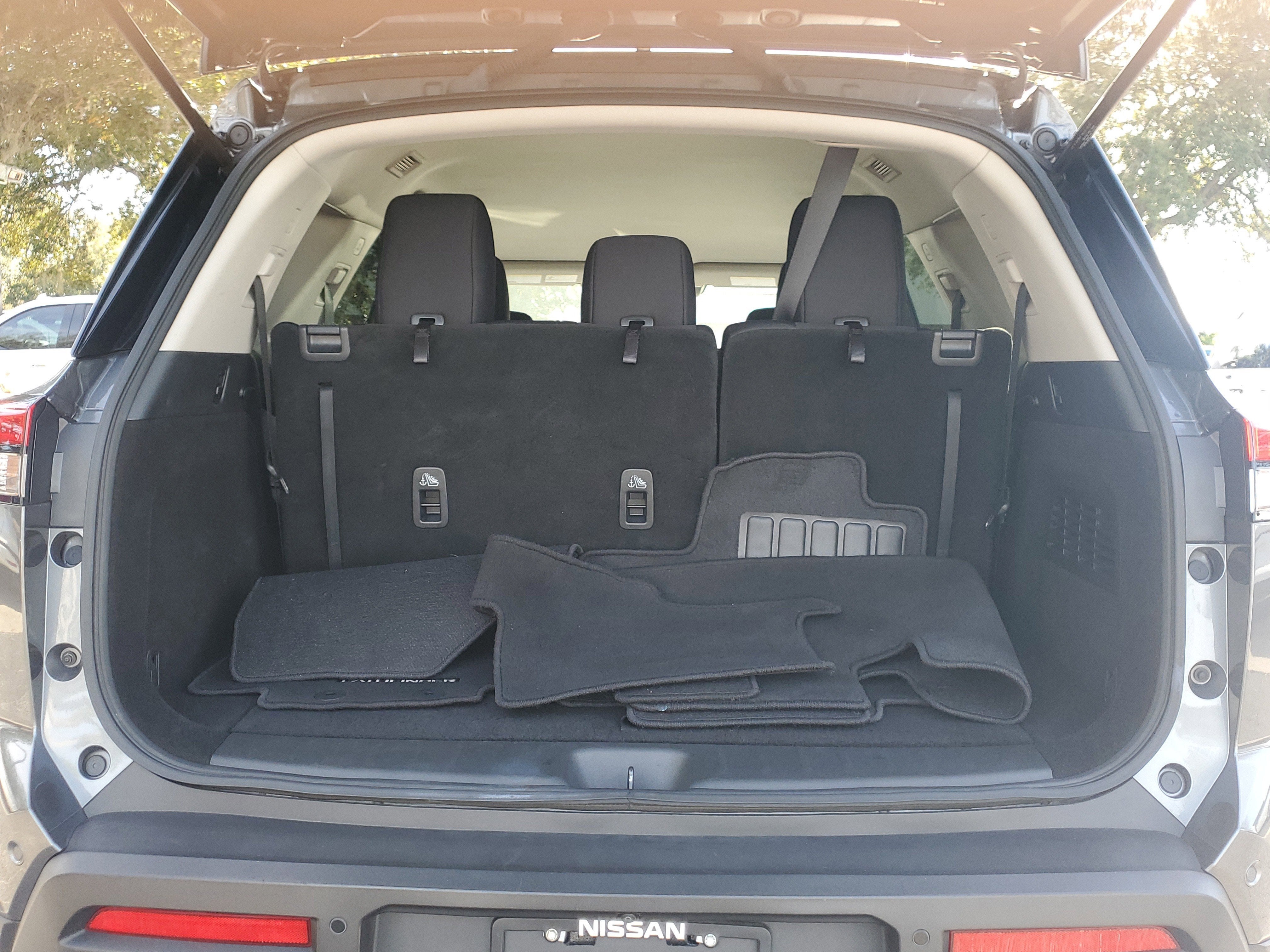 2024 Nissan Pathfinder S