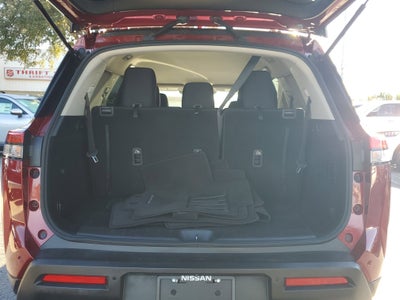 2022 Nissan Pathfinder SV