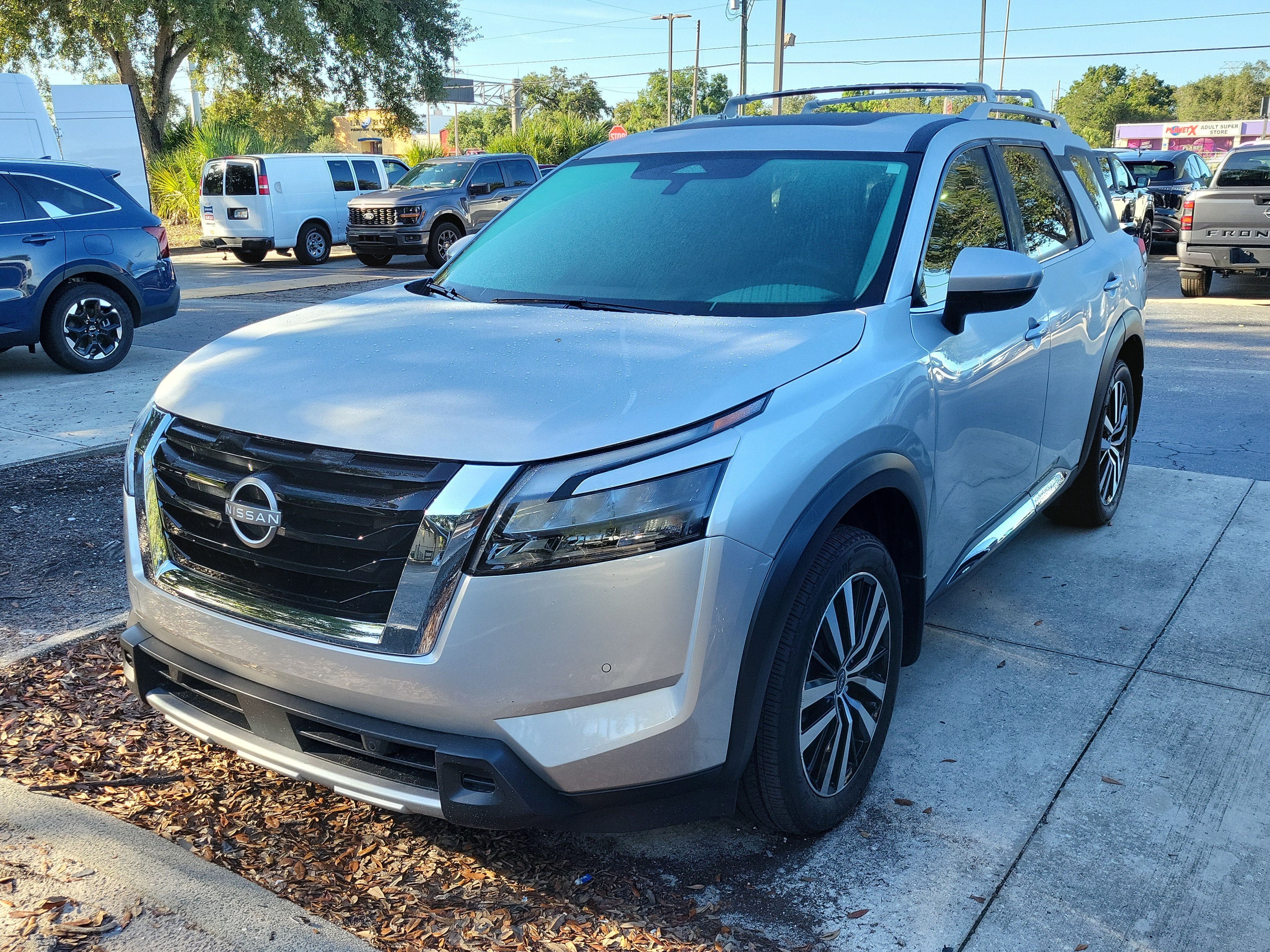 2025 Nissan Pathfinder Platinum
