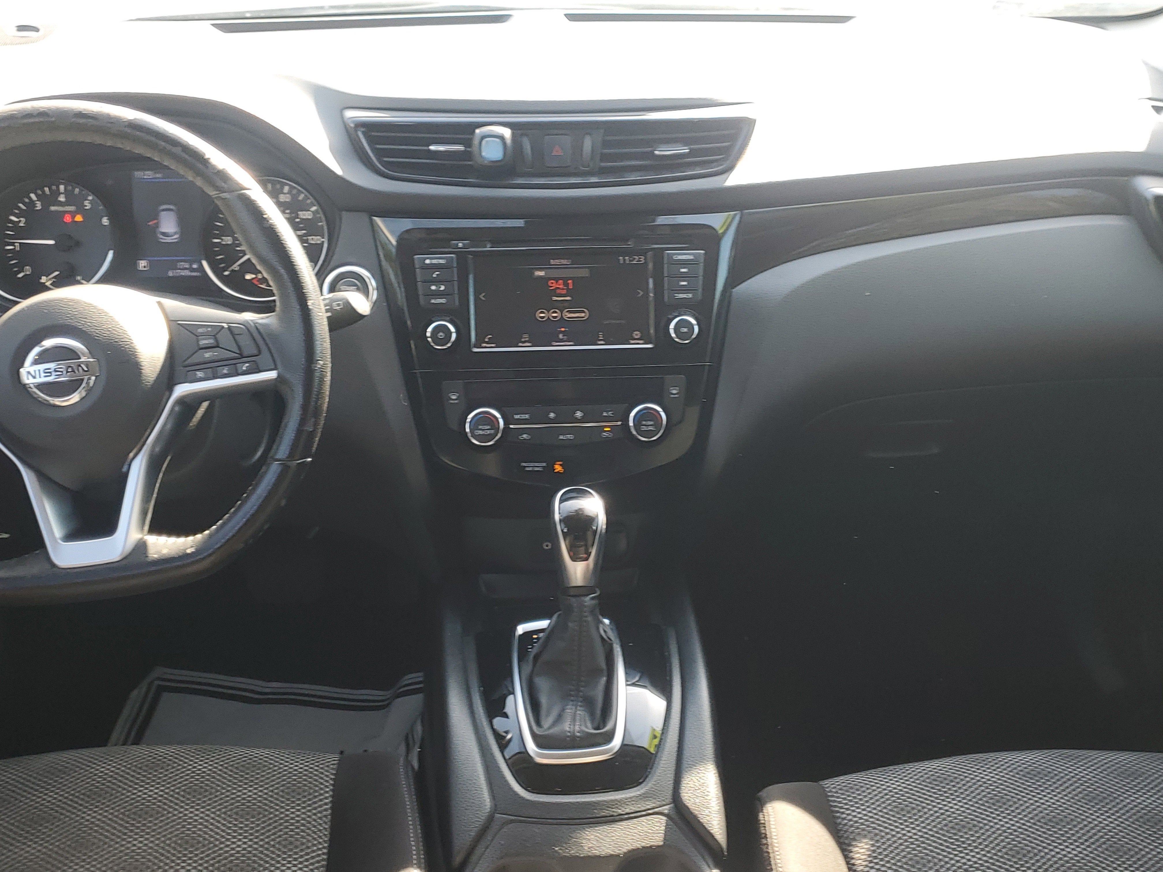 2021 Nissan Rogue Sport SV