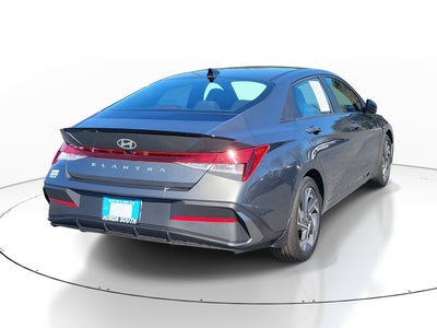2025 Hyundai Elantra SEL Sport