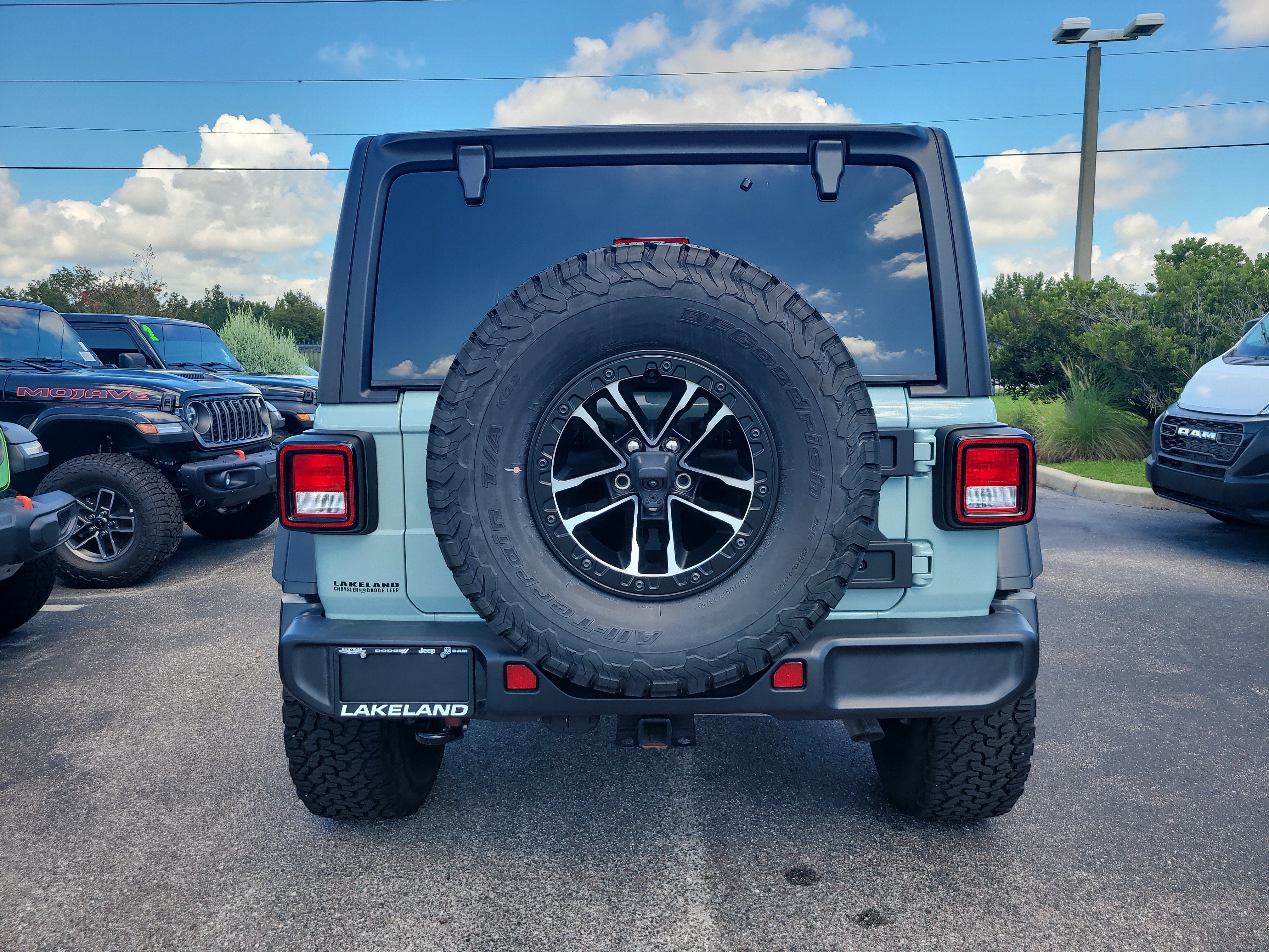 2024 Jeep Wrangler Willys