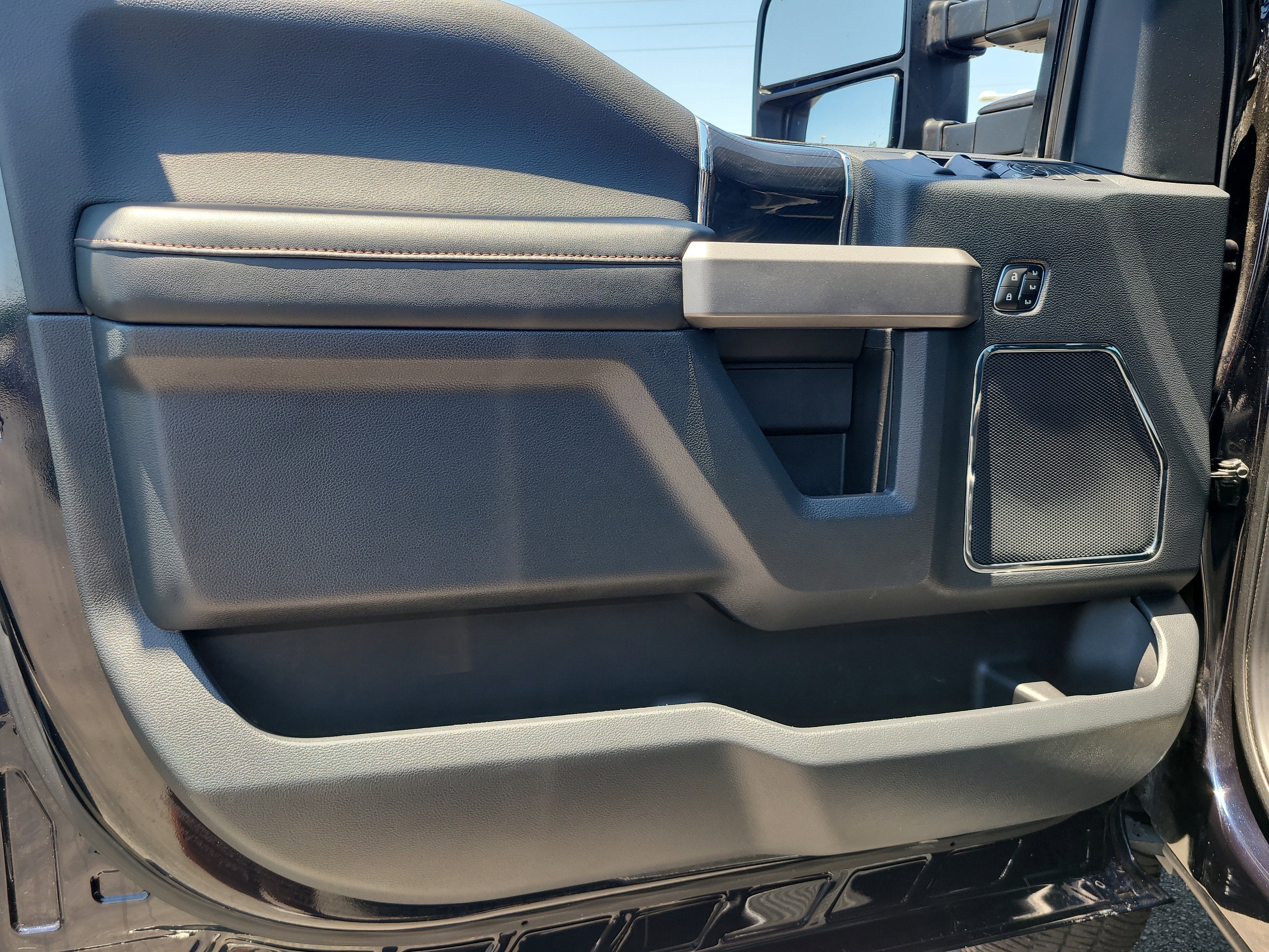 2022 Ford Super Duty F-350 SRW Platinum