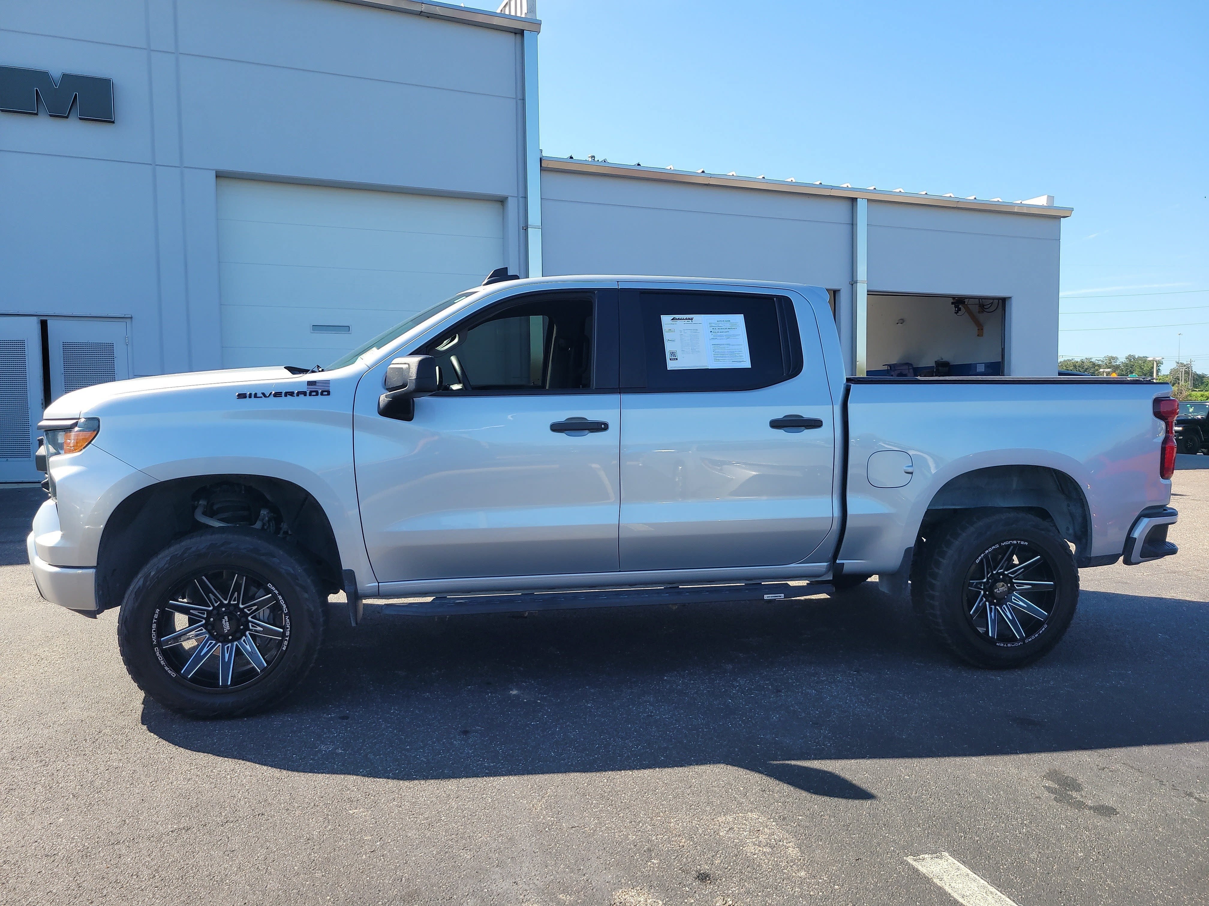 2022 Chevrolet Silverado 1500 Custom