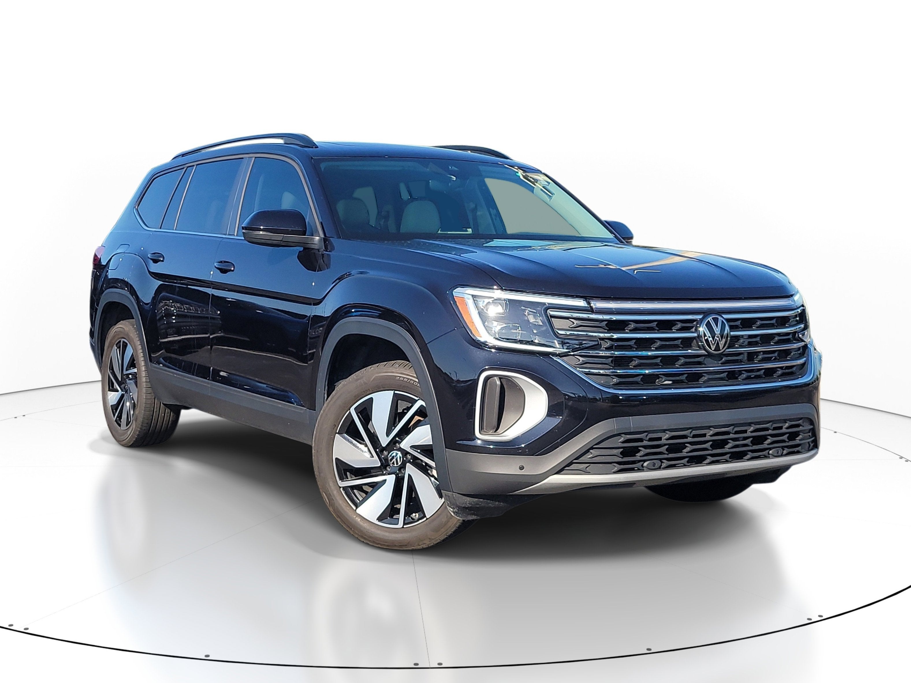 2024 Volkswagen Atlas 2.0T SE with Technology