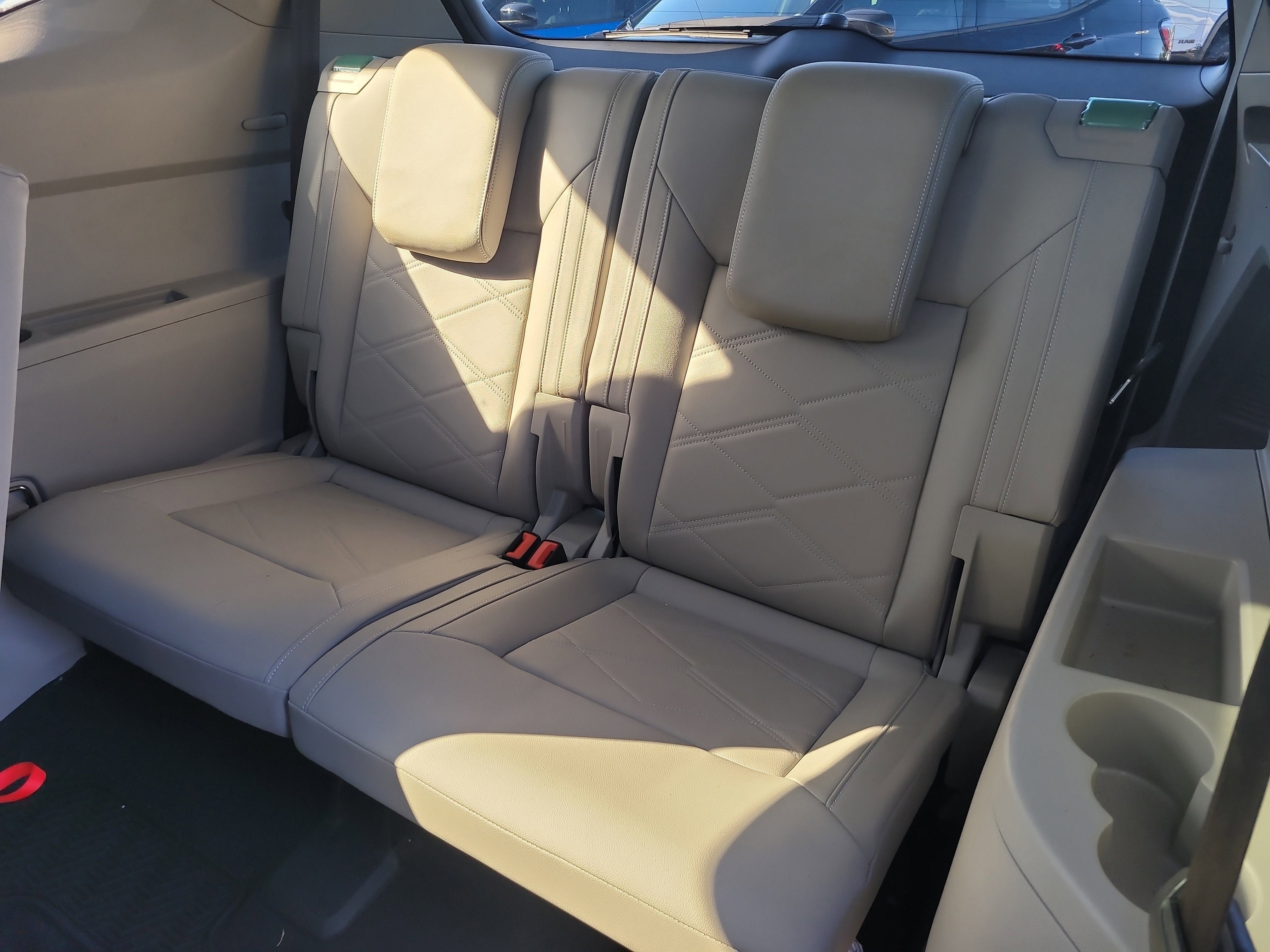 2024 Volkswagen Atlas 2.0T SE with Technology
