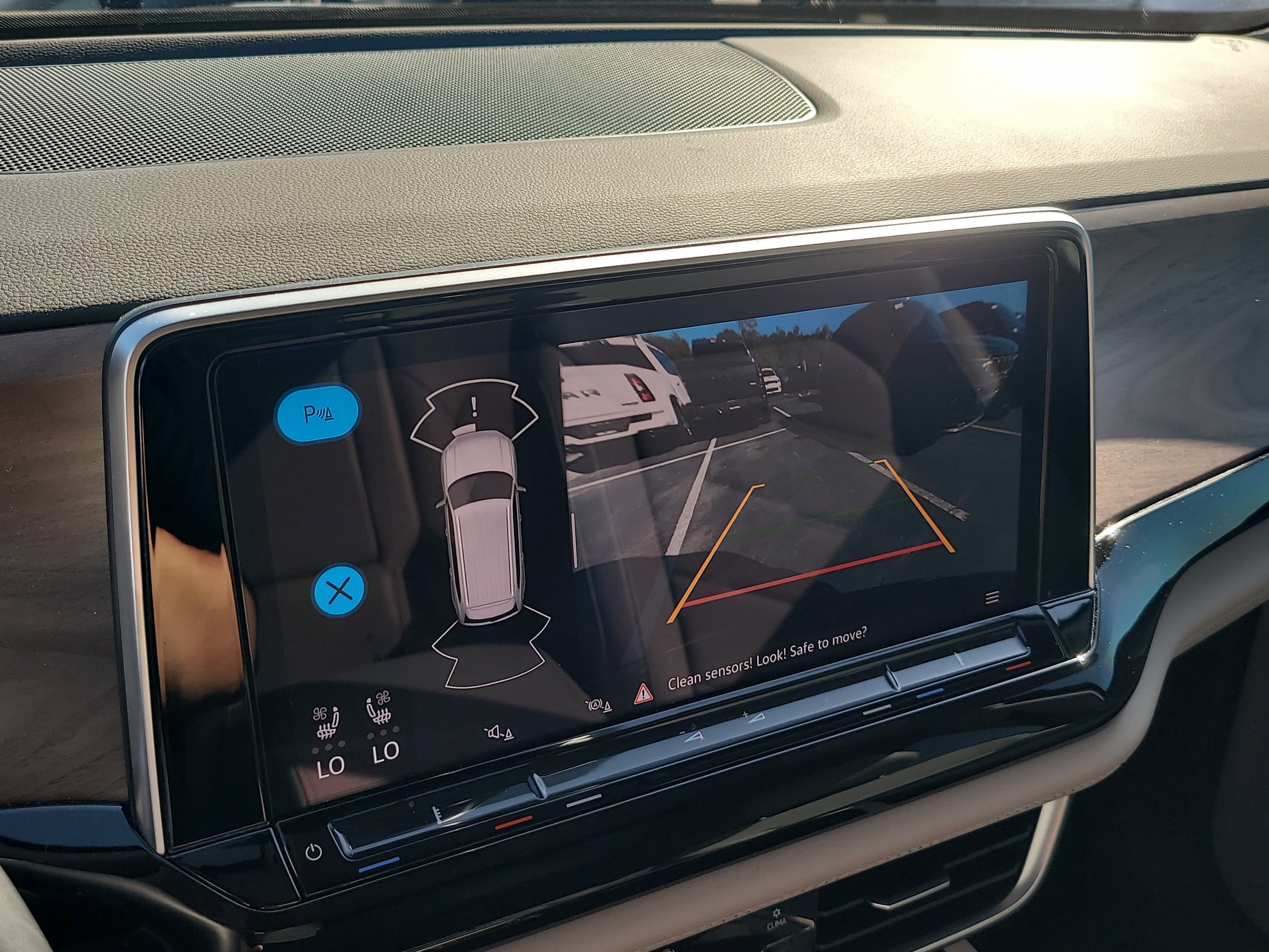 2024 Volkswagen Atlas 2.0T SE with Technology