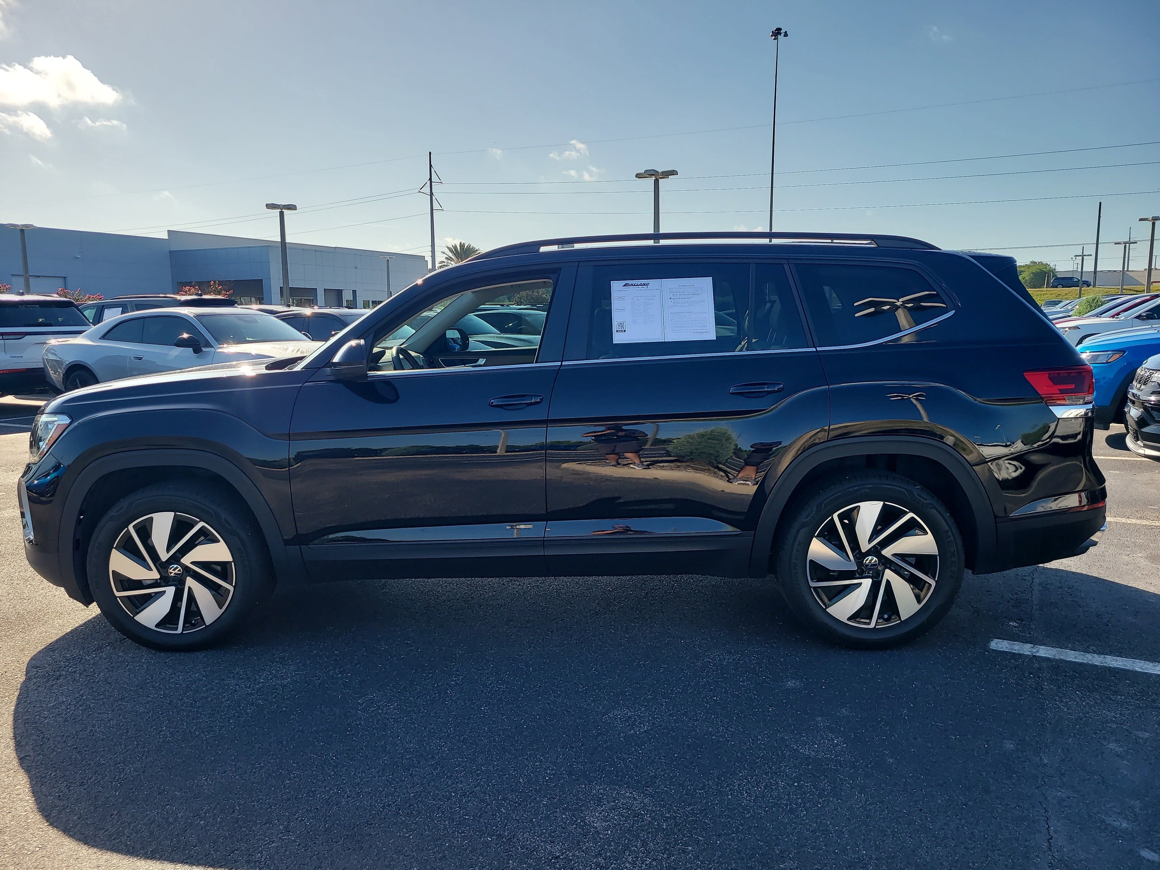 2024 Volkswagen Atlas 2.0T SE with Technology