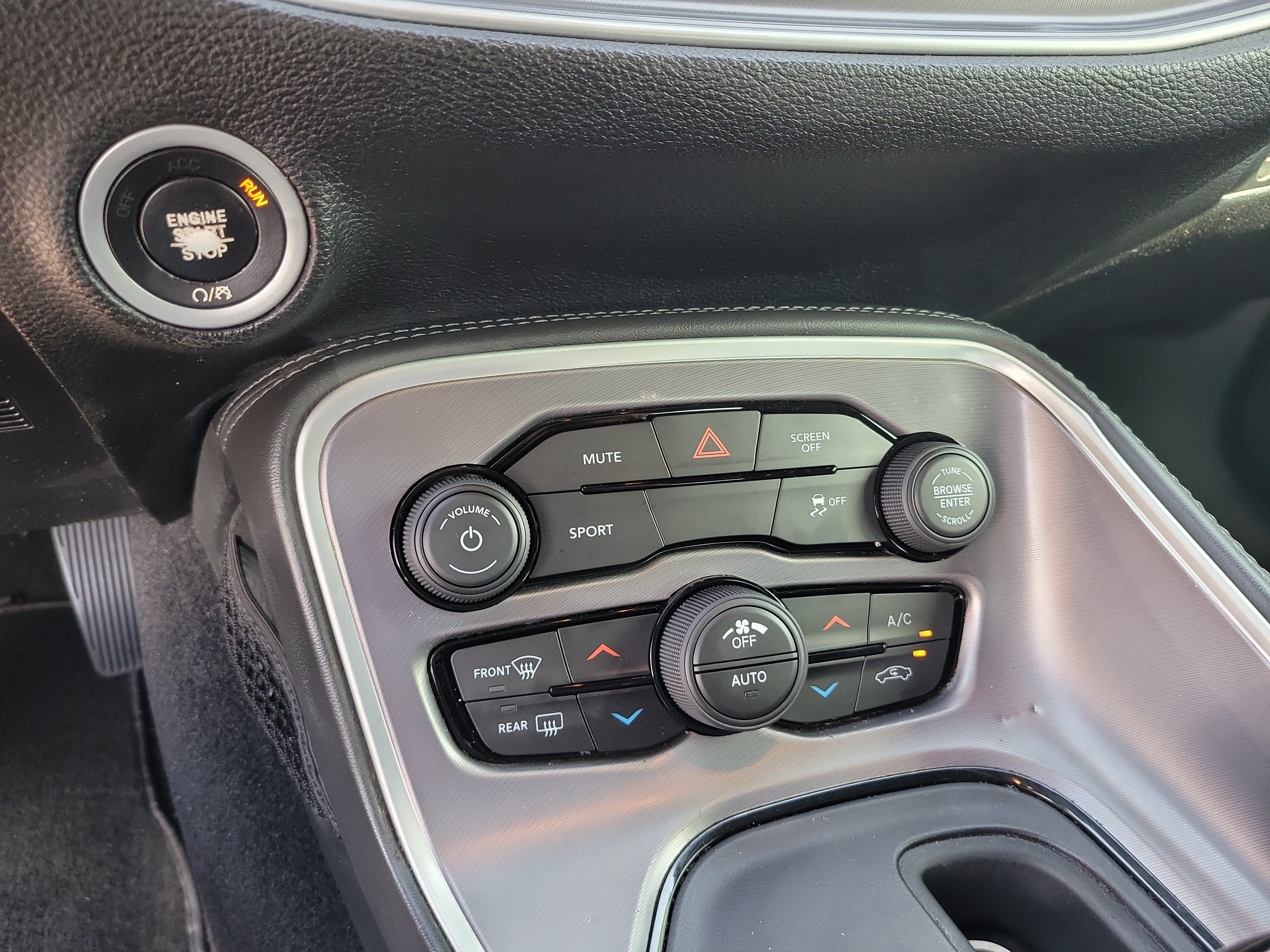 2020 Dodge Challenger SXT