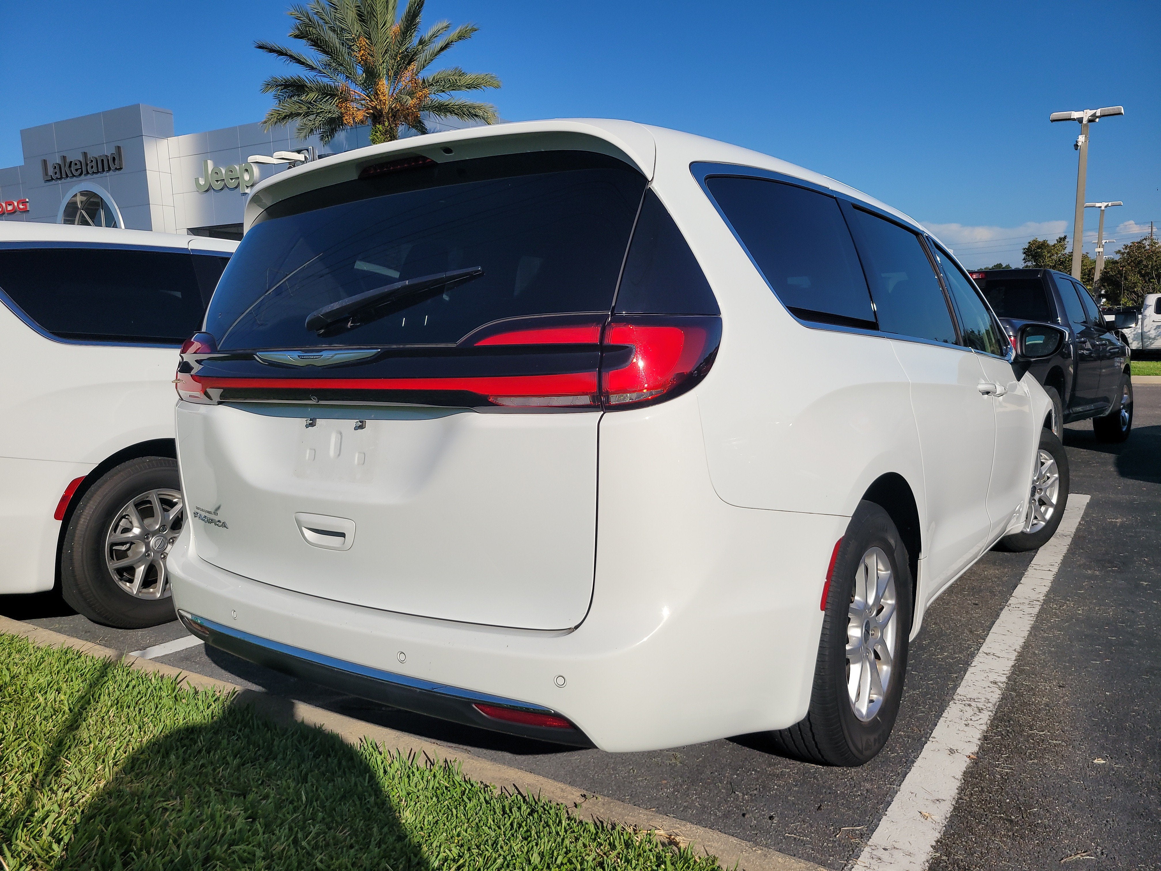 2023 Chrysler Pacifica Touring L
