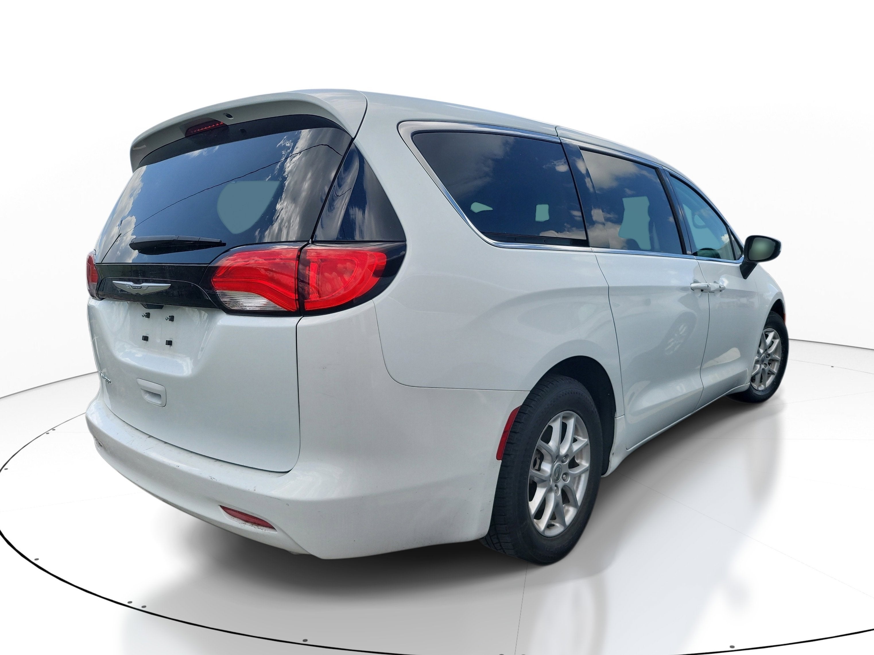 2023 Chrysler Voyager LX
