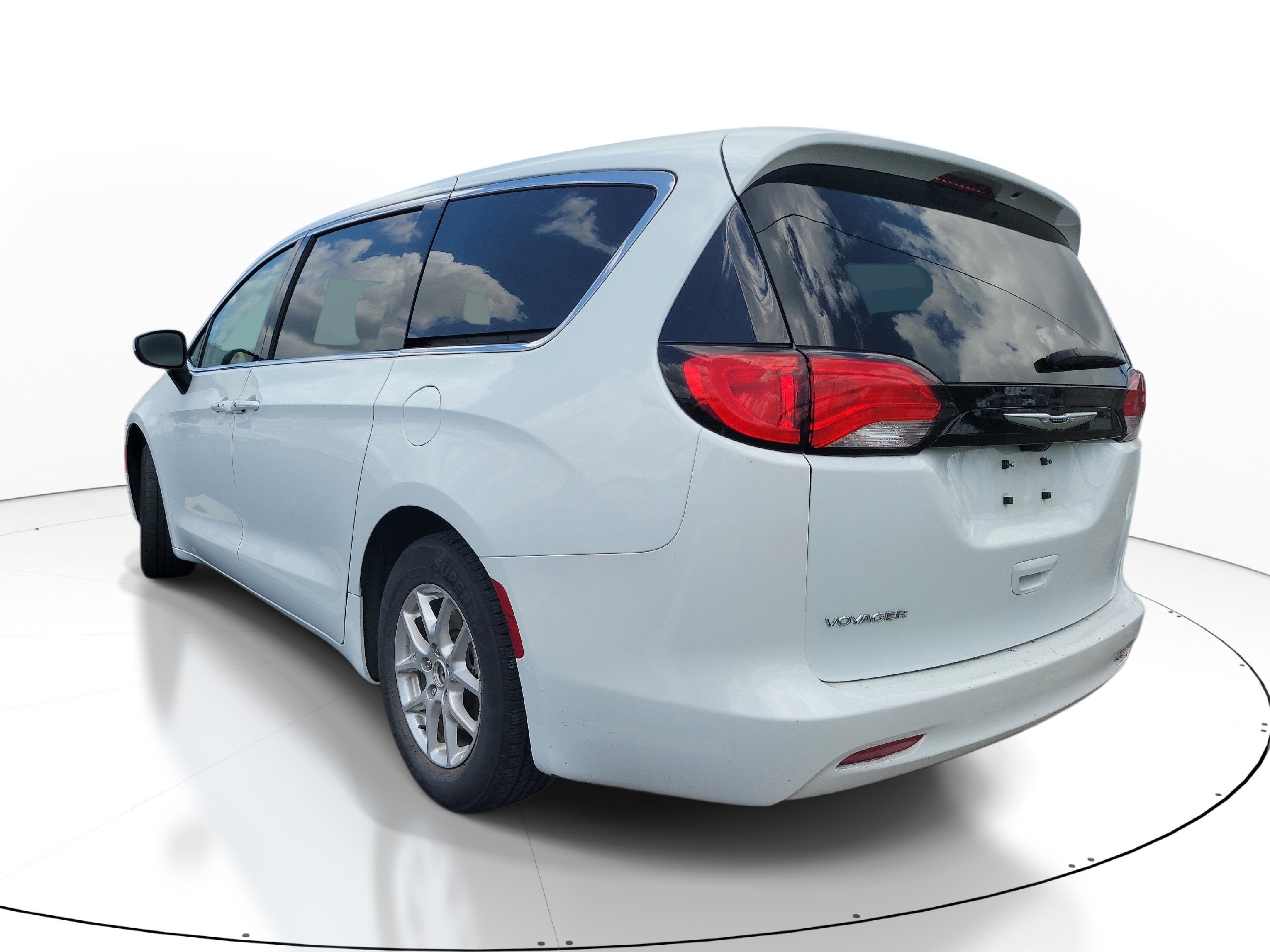 2023 Chrysler Voyager LX