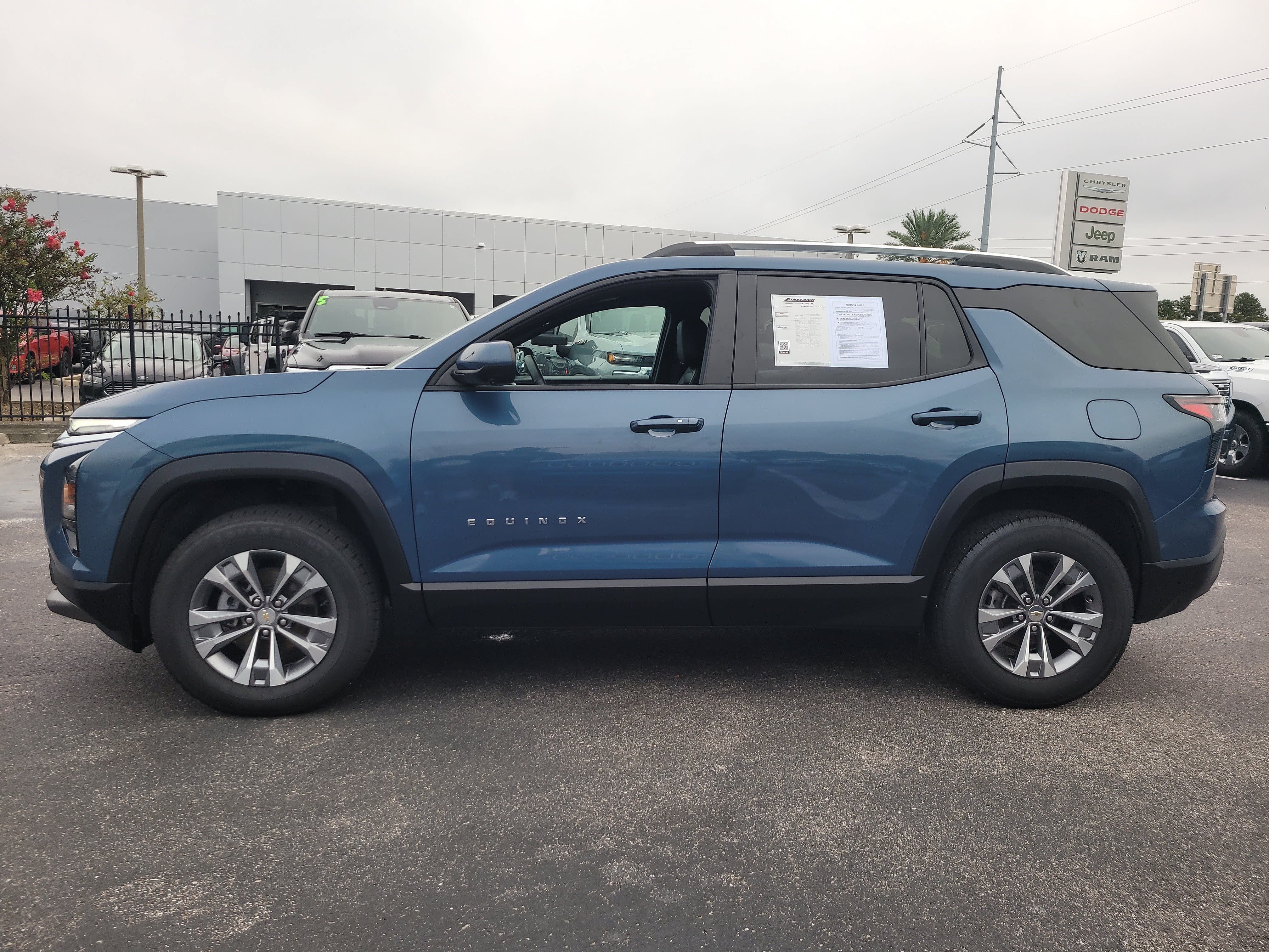 2025 Chevrolet Equinox FWD LT