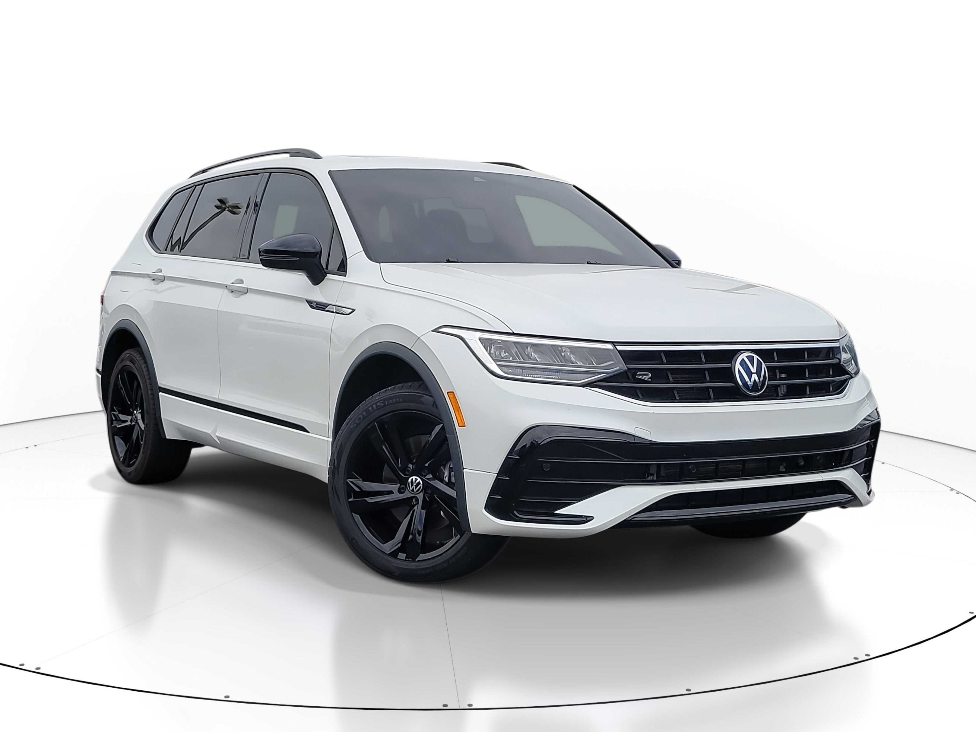 2023 Volkswagen Tiguan SE R-Line Black