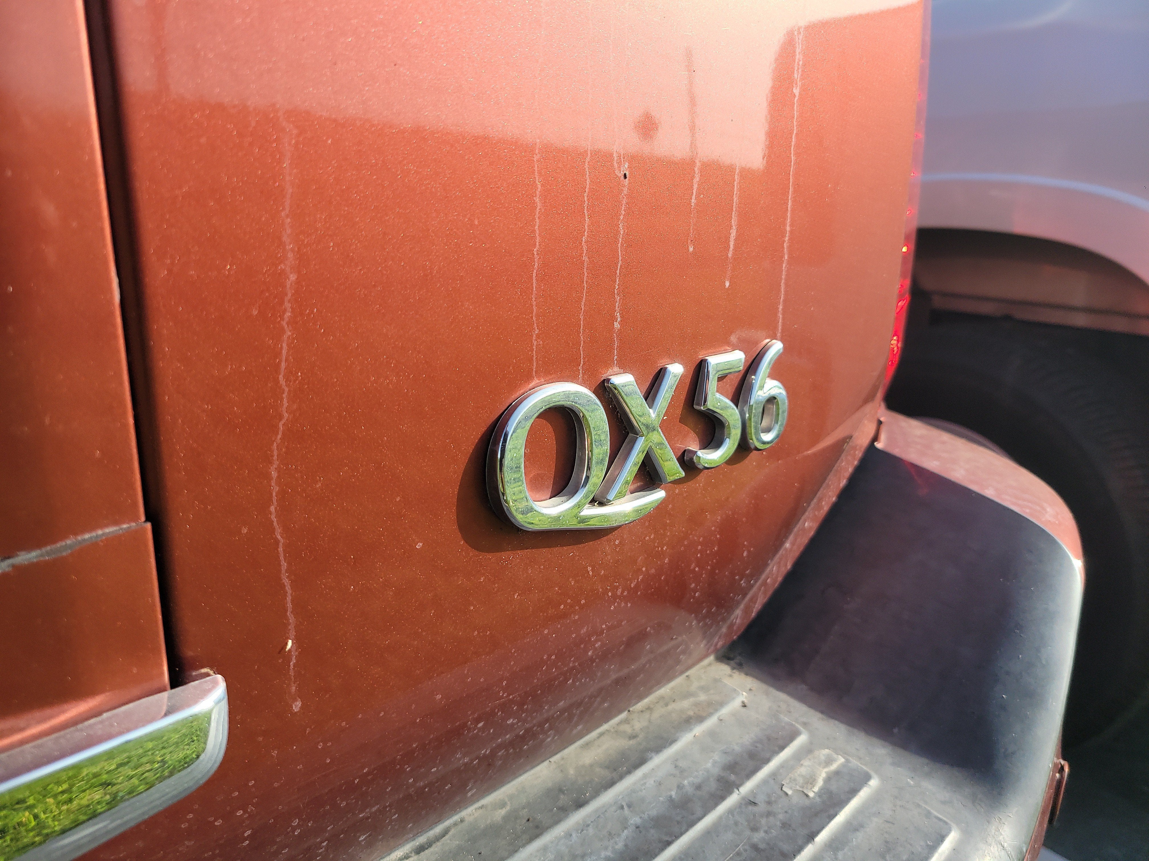 2004 INFINITI QX56 Base