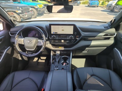 2025 Toyota Highlander LE